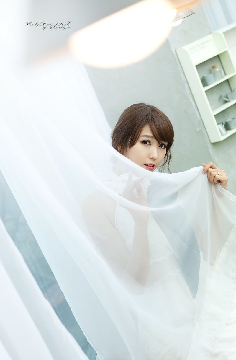 韩国美女李二慧《钢琴少女》