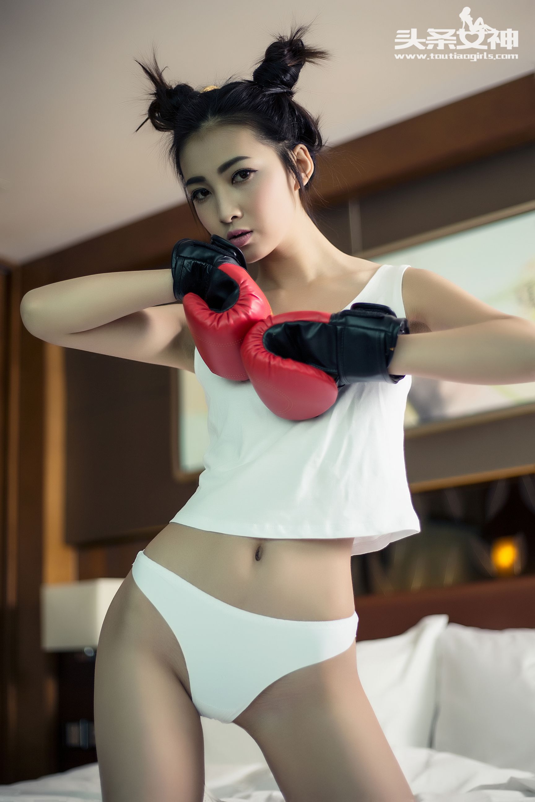 张爽《定义为16岁的少女难道只有萌吗》 [头条女神] 