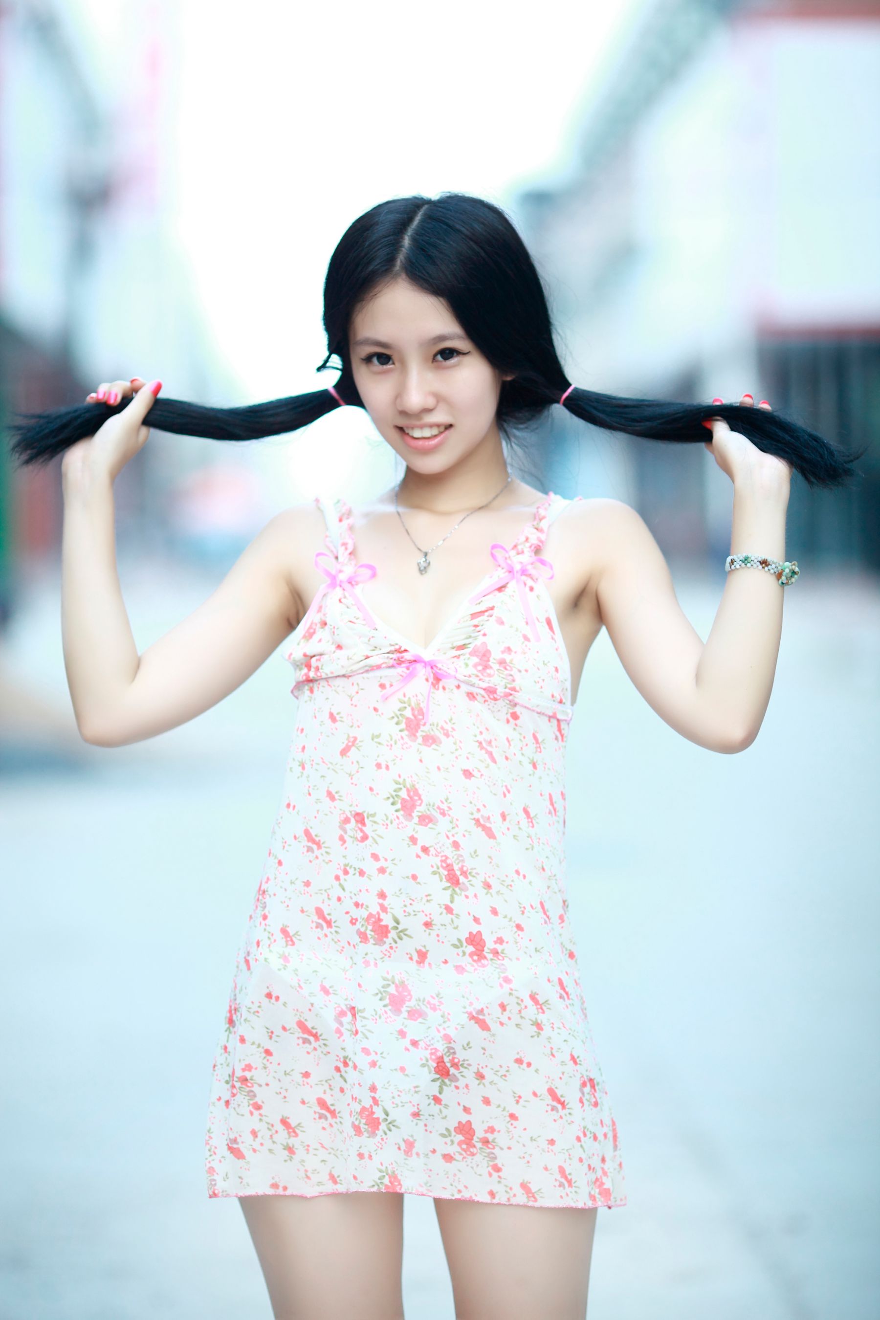 琪琪《异域萝莉》 [头条女神] 