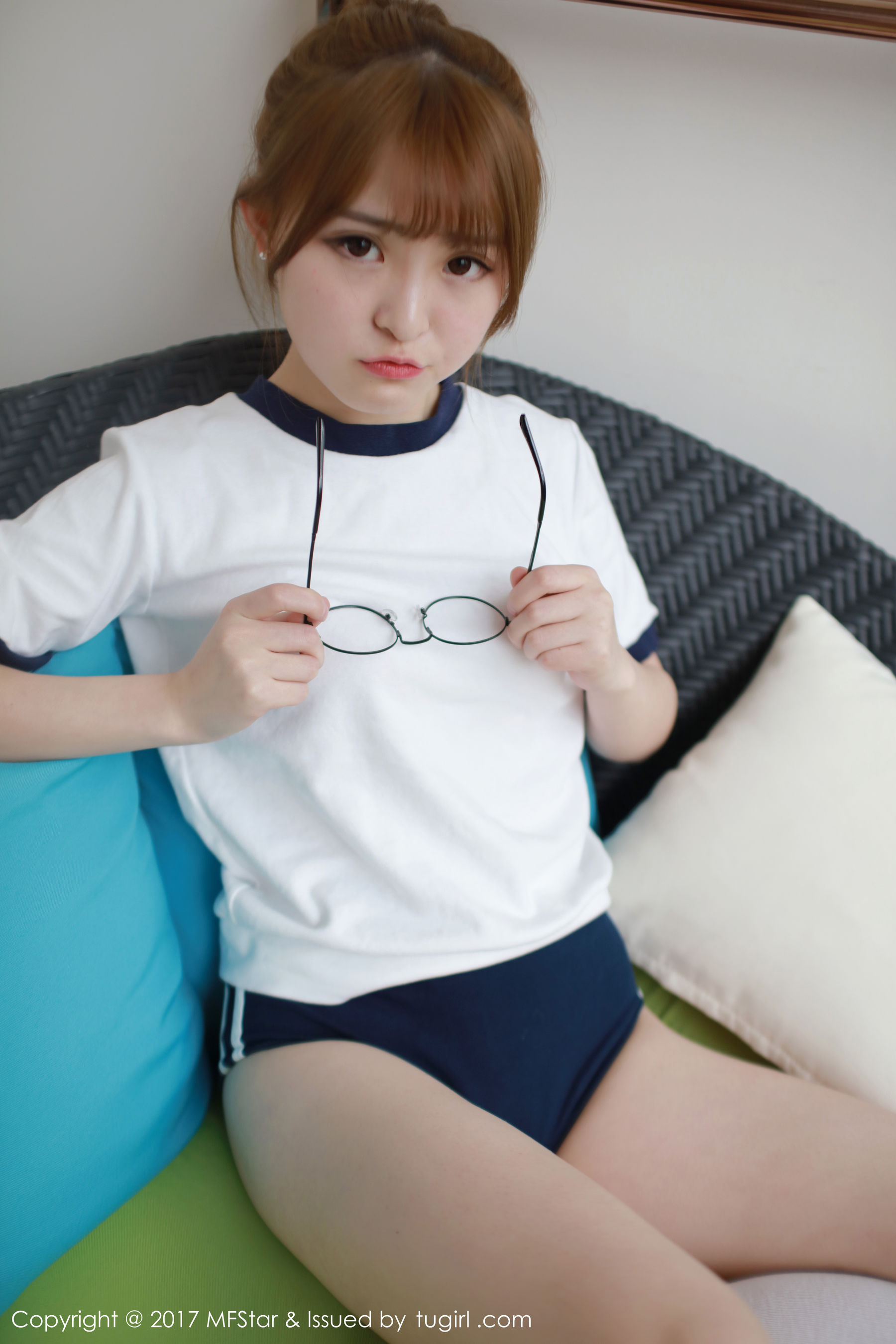 伊小七MoMo《运动服装扮+眼镜OL》 [模范学院MFStar] Vol.090 