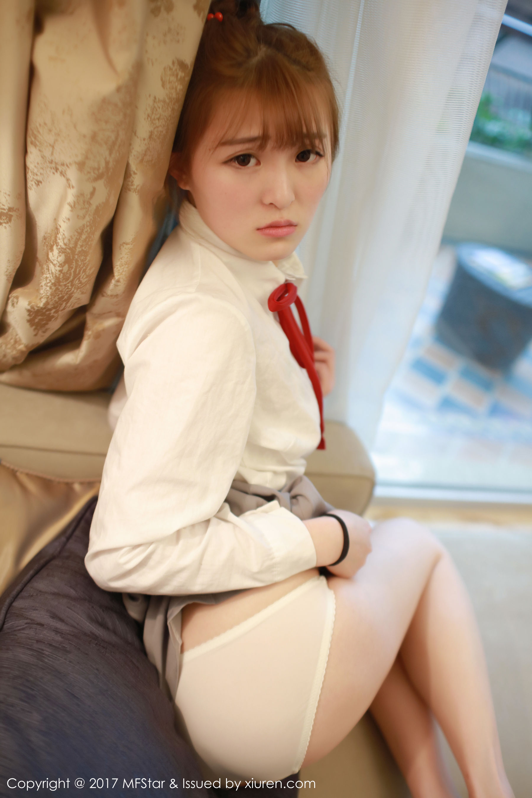 伊小七MoMo《学生装白衬衫+短裙系列》 [模范学院MFStar] Vol.098 