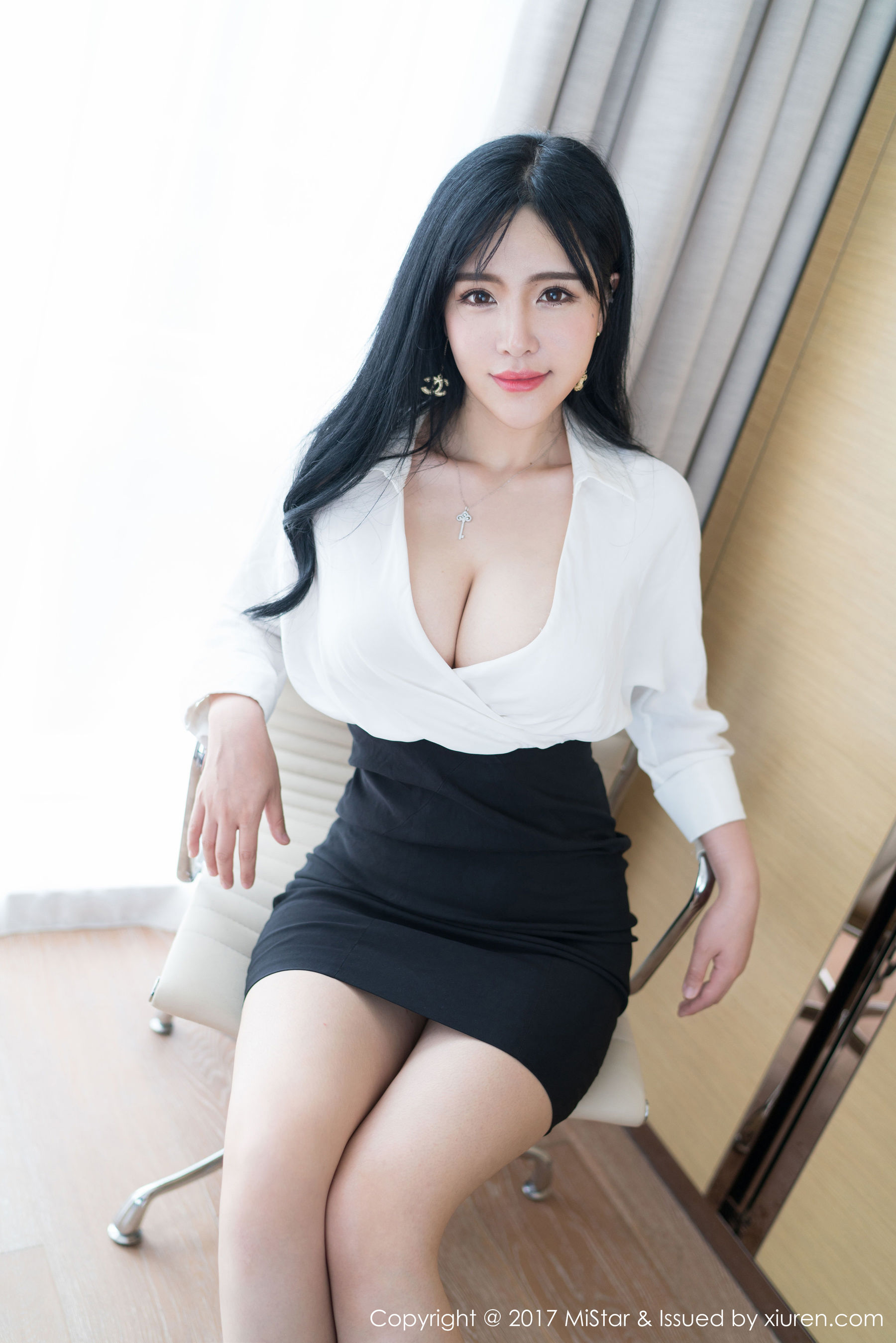 刘钰儿《性感OL秘书系列》 [魅妍社MiStar] VOL.172 