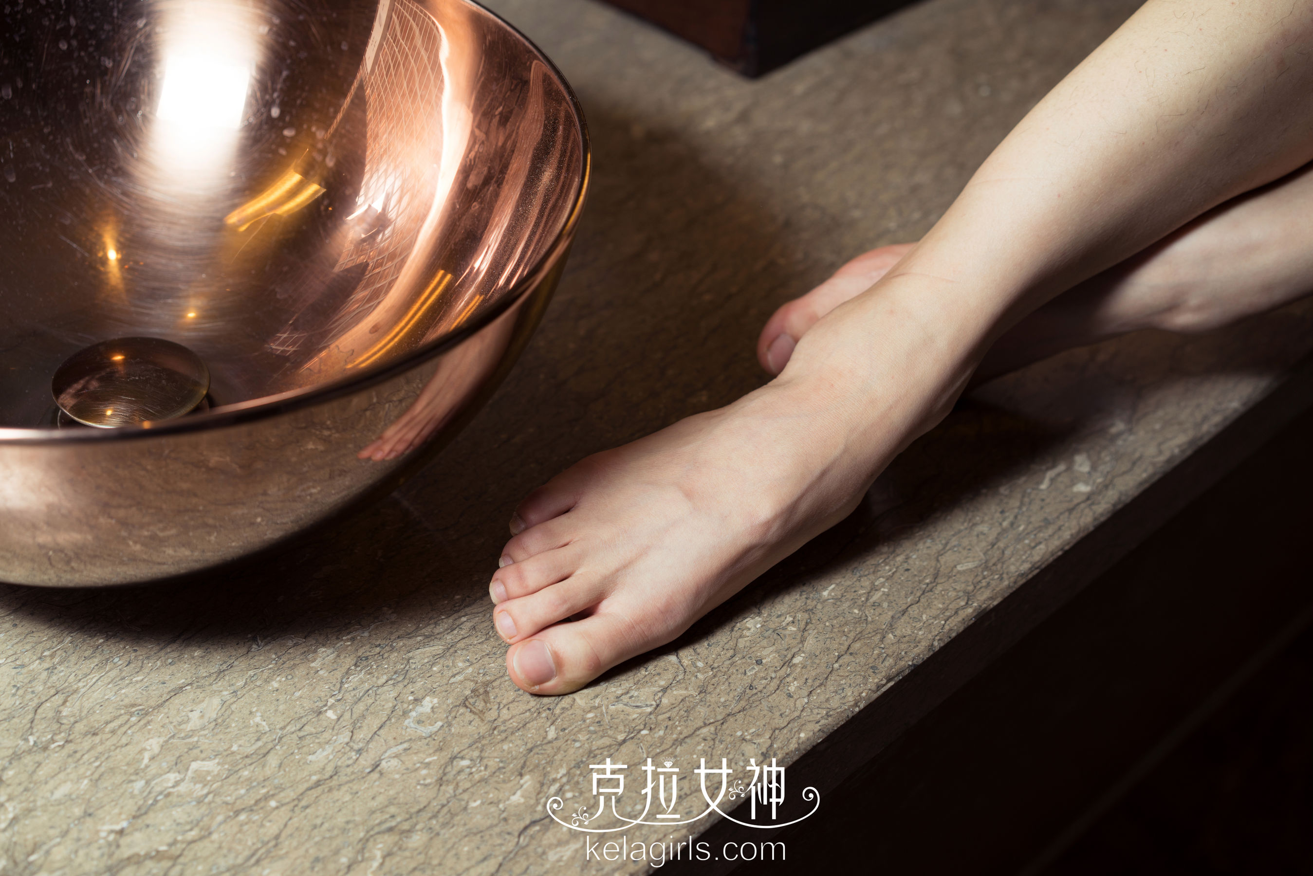 周拉拉《铜碗盛玉足》 [克拉女神] 