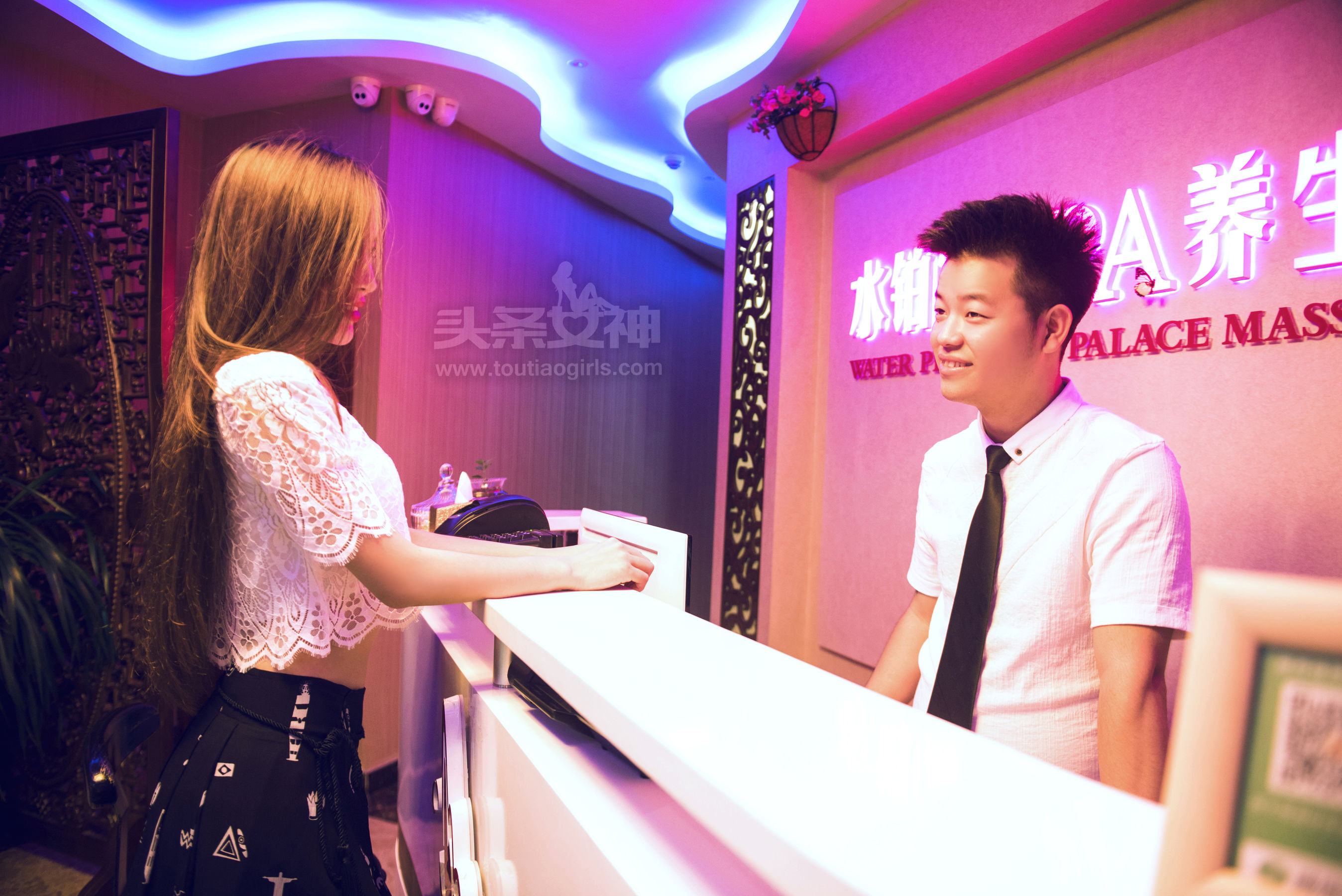 艾小青《女神探店水铂宫篇》 [头条女神]  - 图片03