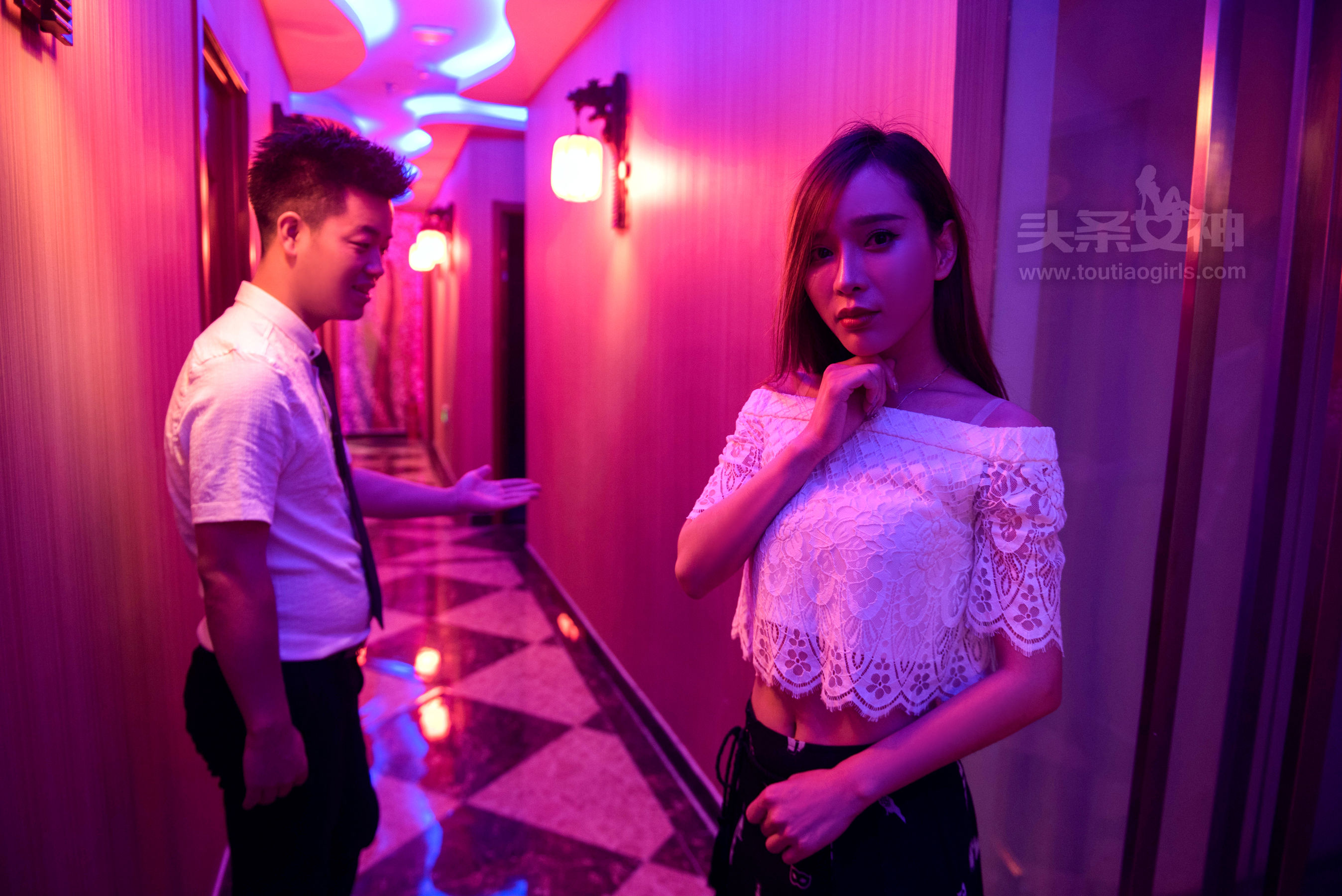 艾小青《女神探店水铂宫篇》 [头条女神]  - 图片04