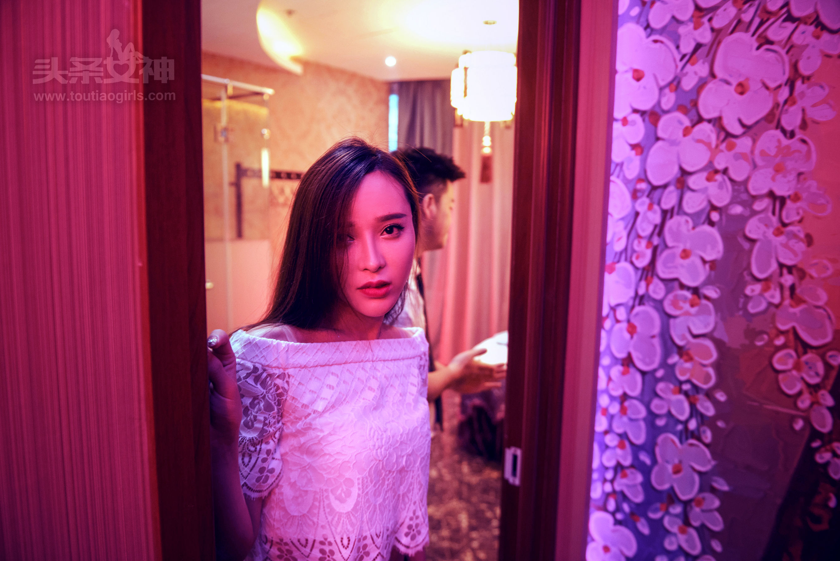 艾小青《女神探店水铂宫篇》 [头条女神]  - 图片08