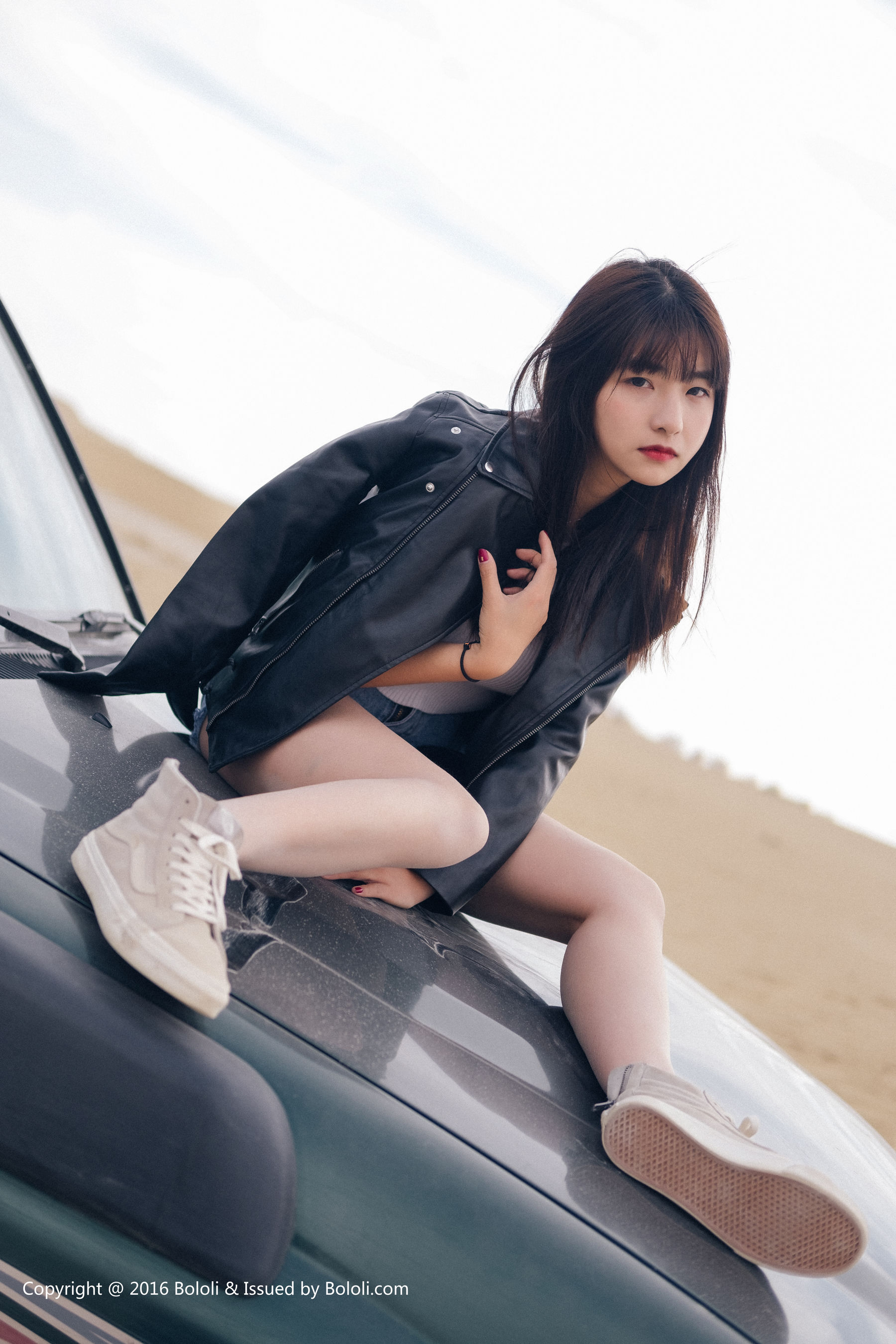 周闻/球球《沙漠机车女》 [Kimoe激萌文化] KIM010 