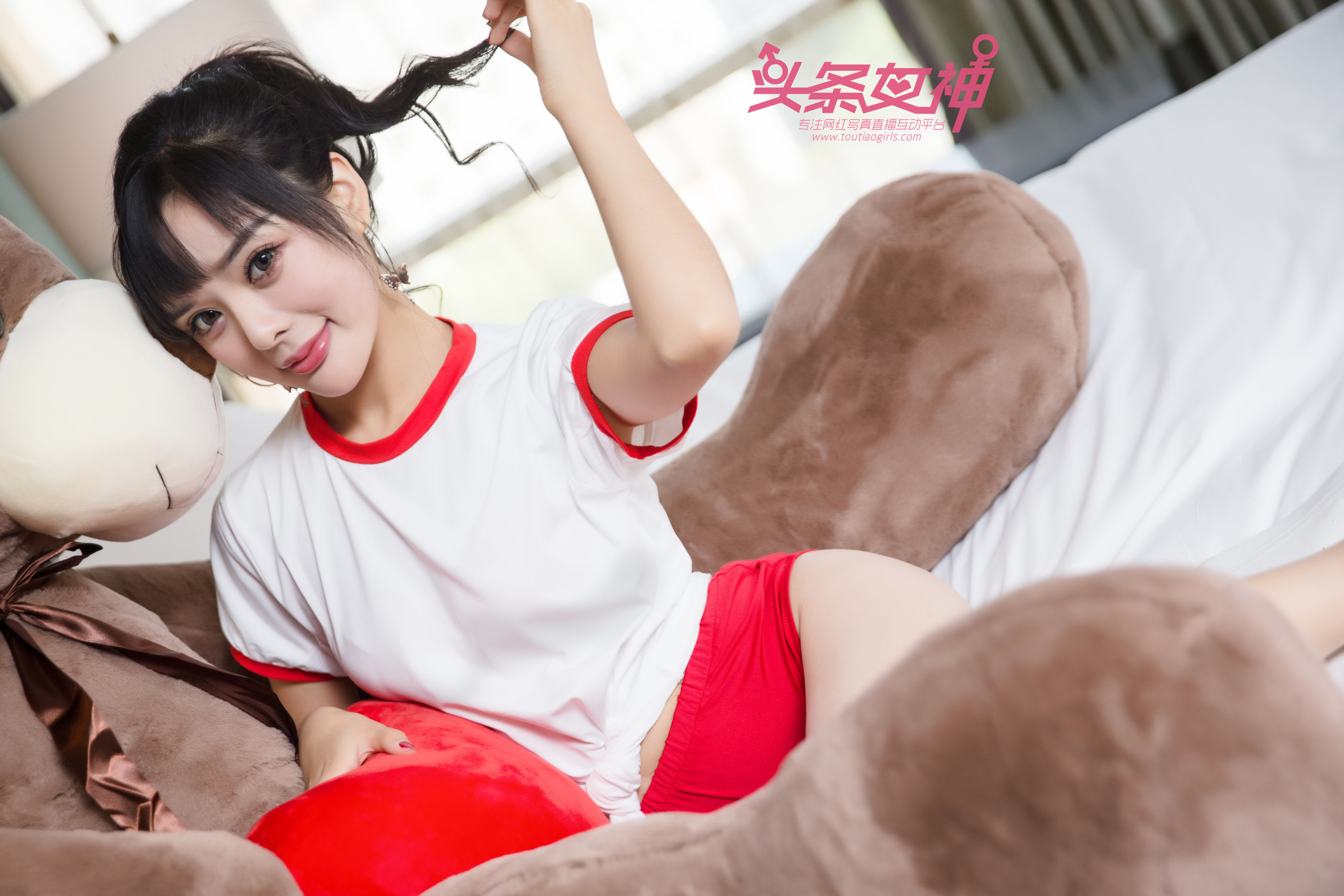 周熙妍《小可爱女孩》 [头条女神Toutiaogirls]  - 图片06