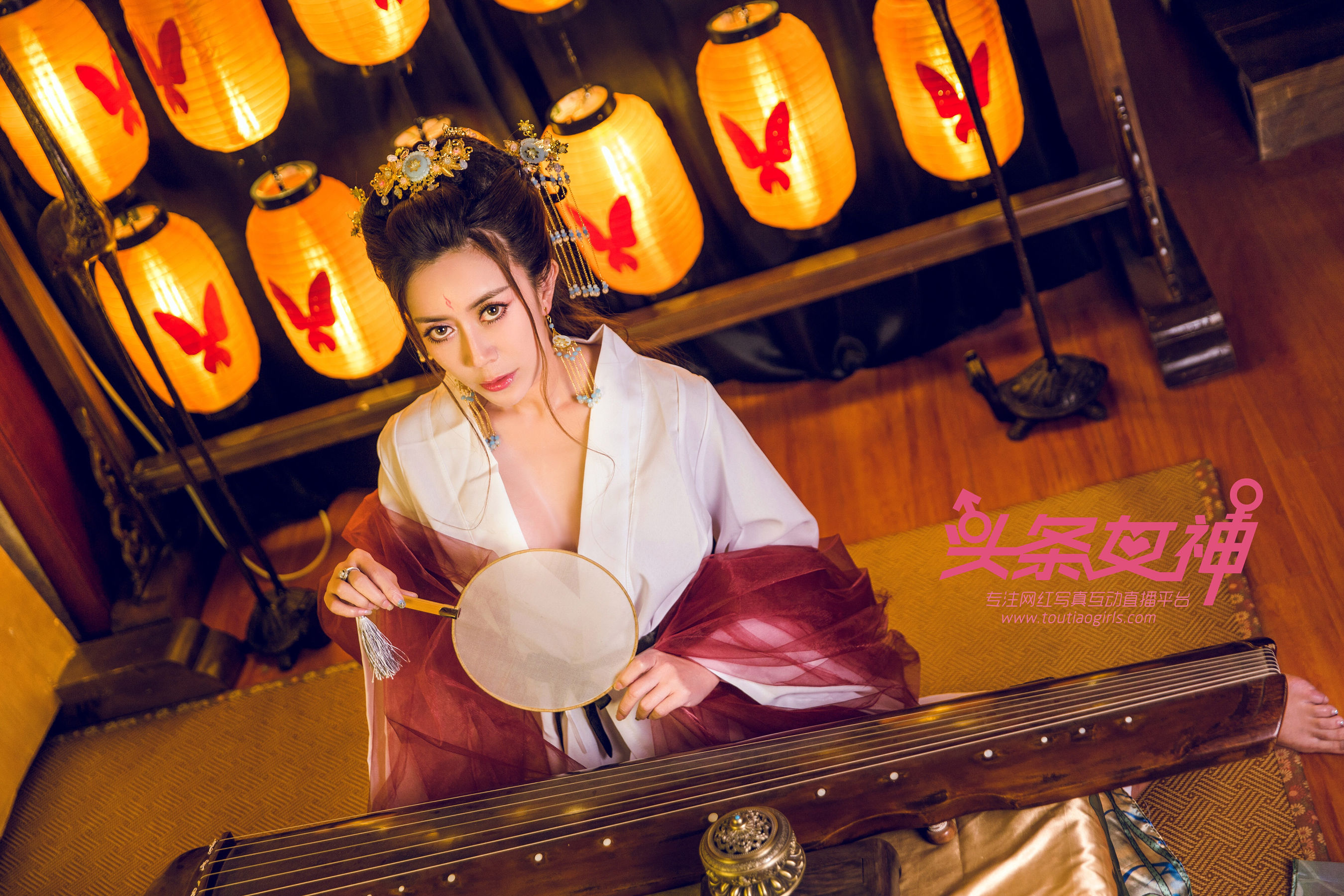 萱宸《当代女帝》 [头条女神Toutiaogirls]  - 图片03