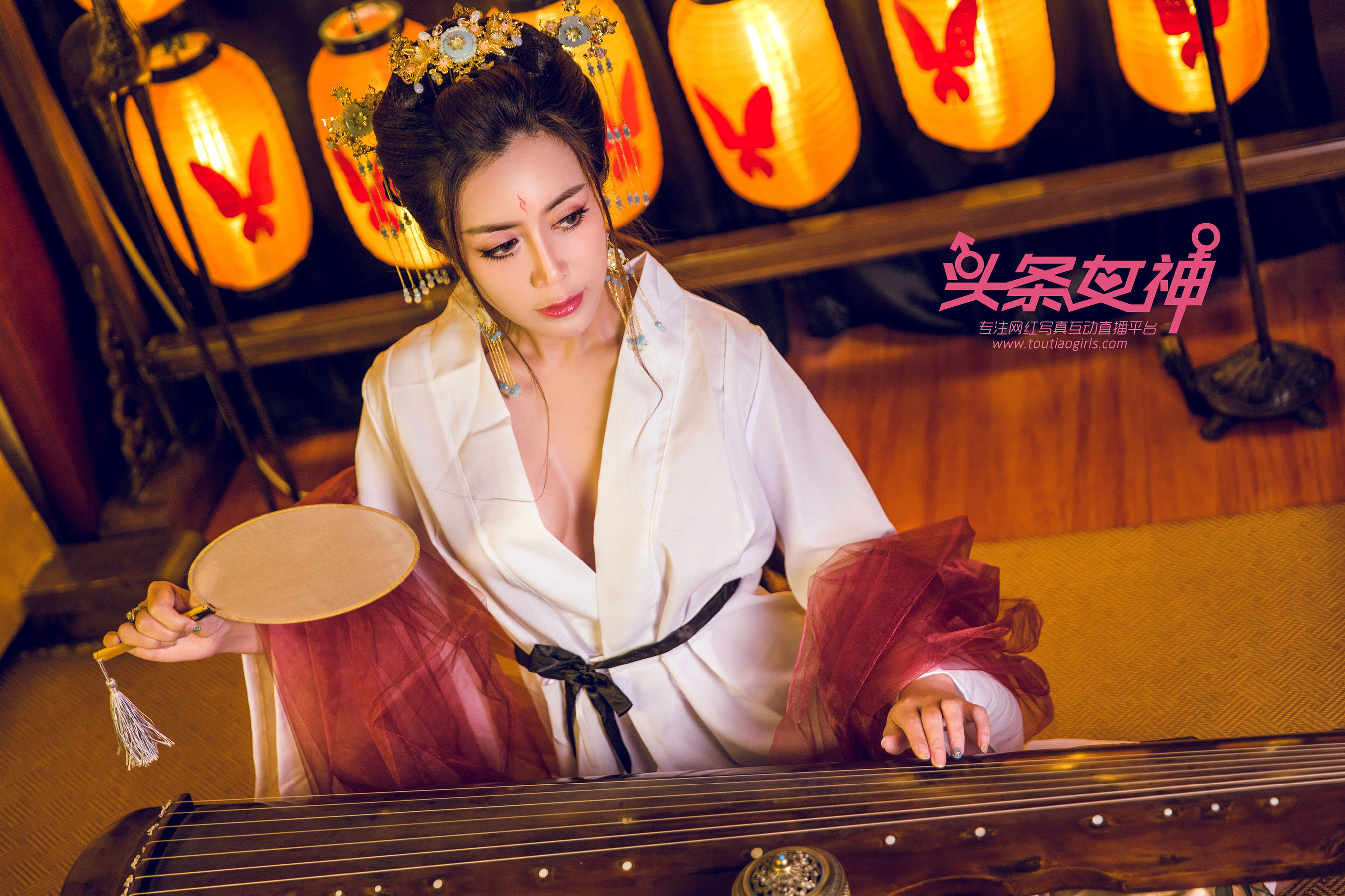 萱宸《当代女帝》 [头条女神Toutiaogirls]  - 图片04