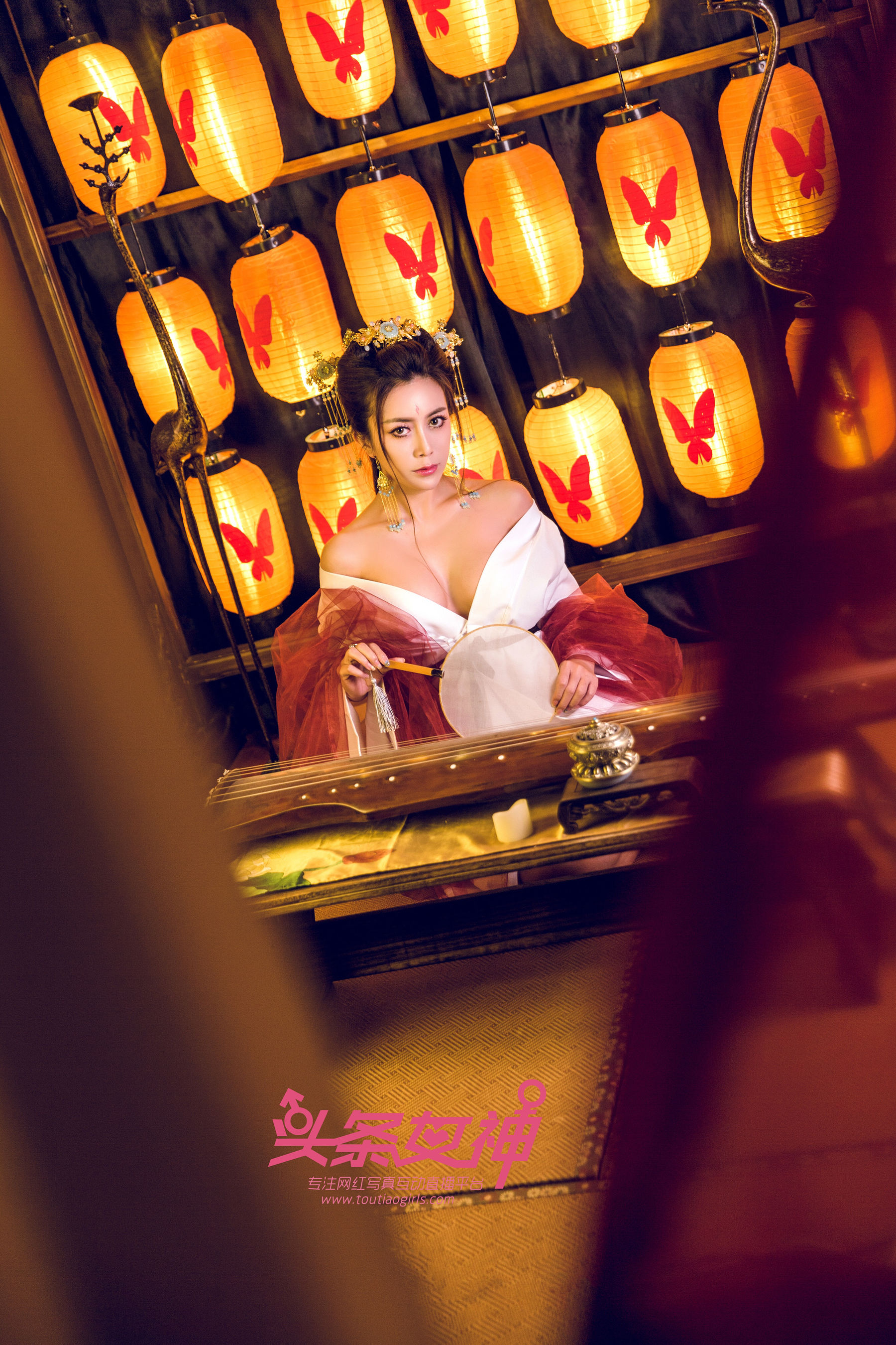 萱宸《当代女帝》 [头条女神Toutiaogirls]  - 图片05