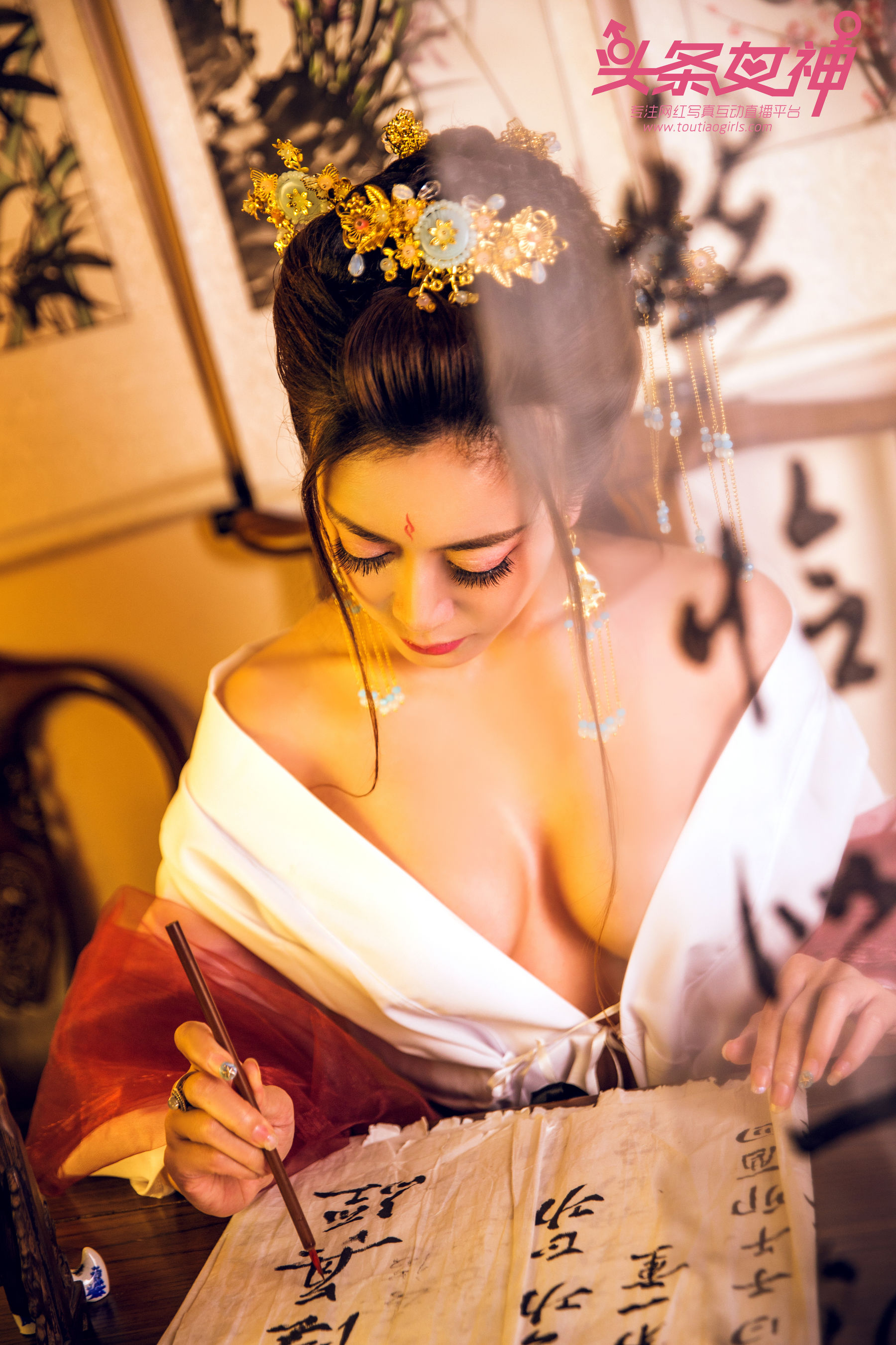 萱宸《当代女帝》 [头条女神Toutiaogirls]  - 图片08