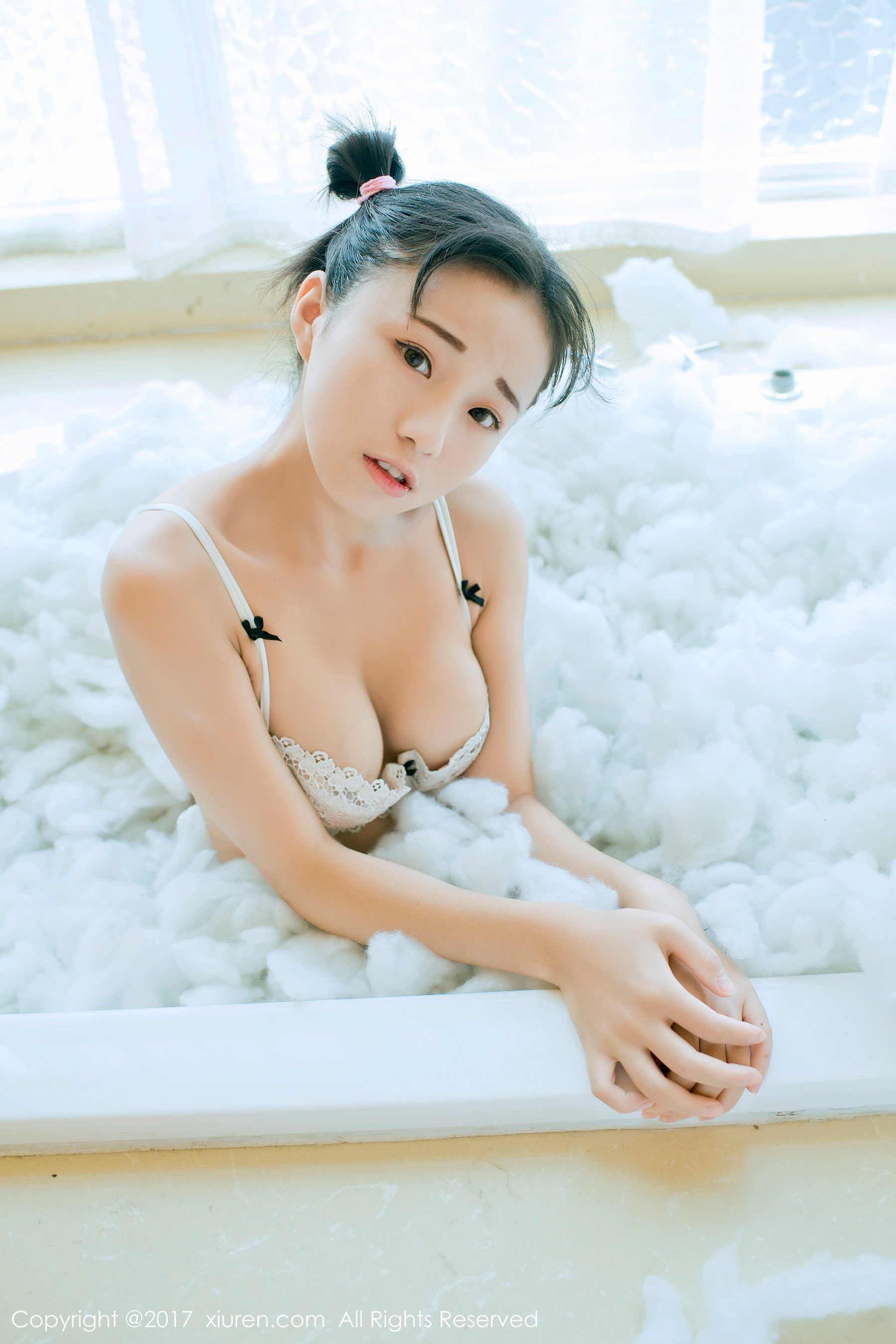 仓井优香《白色蕾丝吊带系列+连体日系高中体操服》 [秀人XIUREN] NO.805 