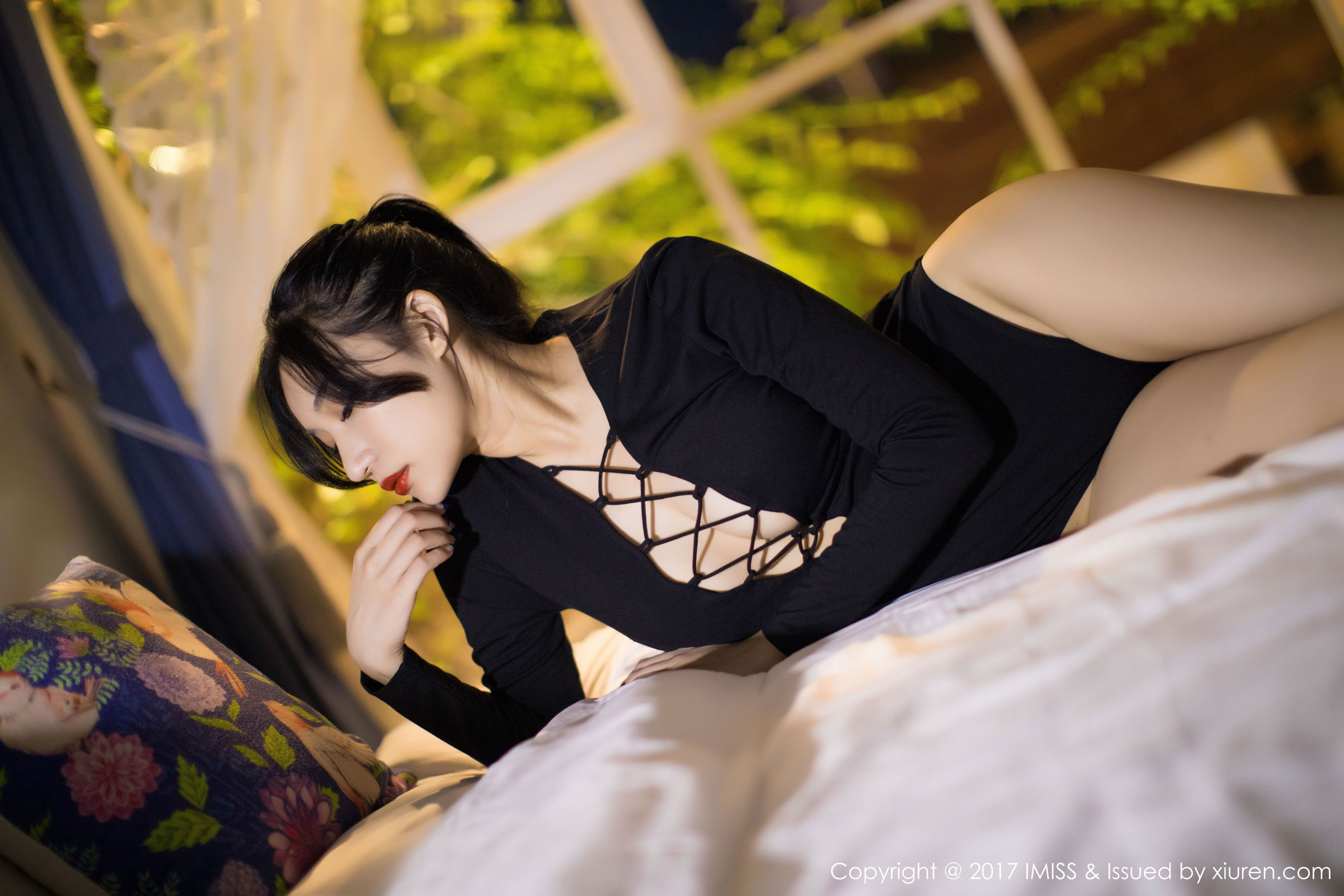 小狐狸Sica《黑色私房性感美腿》 [爱蜜社IMiss] VOL.194 