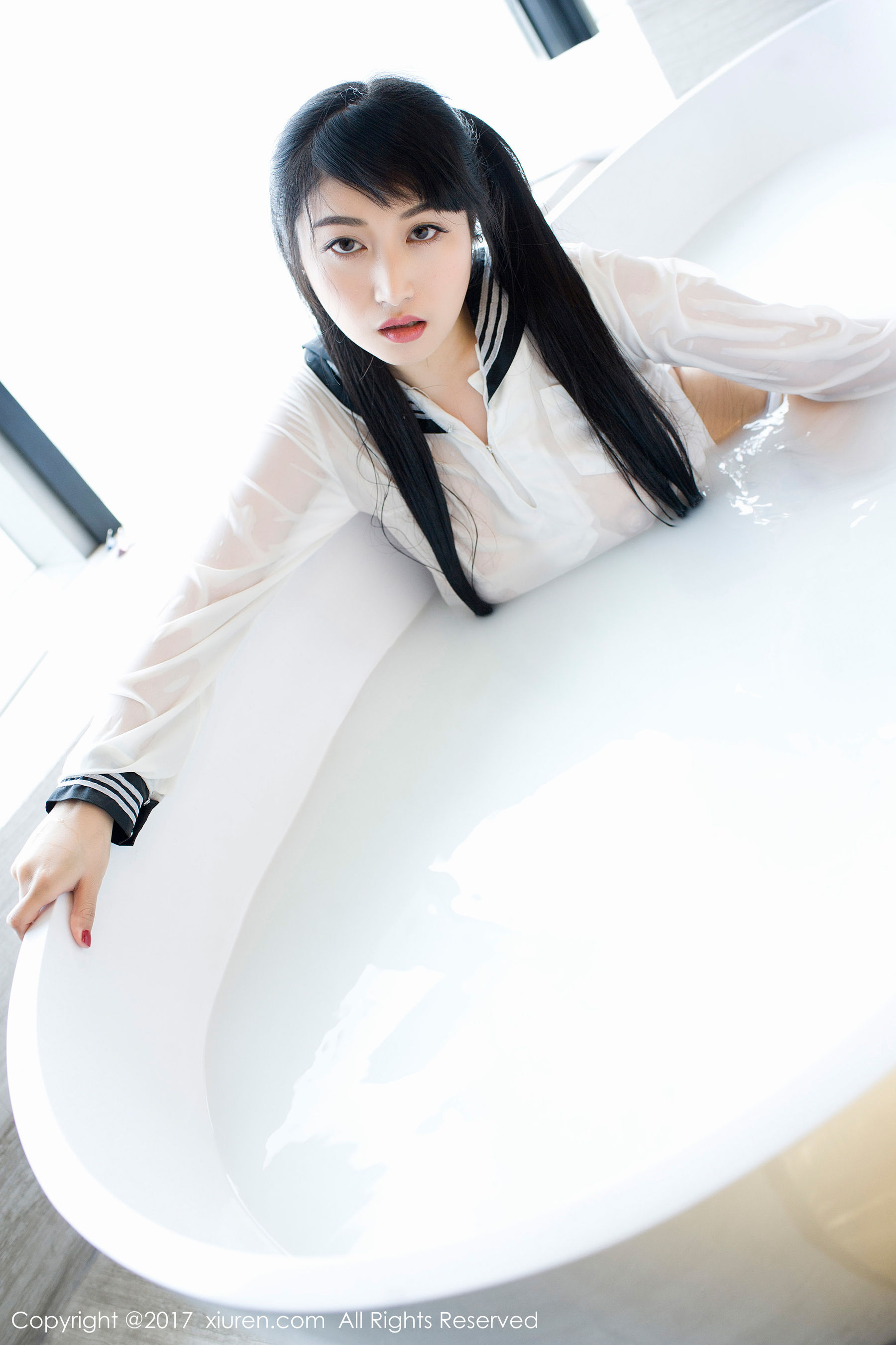 盼盼龙女sunny《牛奶浴学生装+透明学生装+黑色乳贴》 [秀人XiuRen] NO.853 
