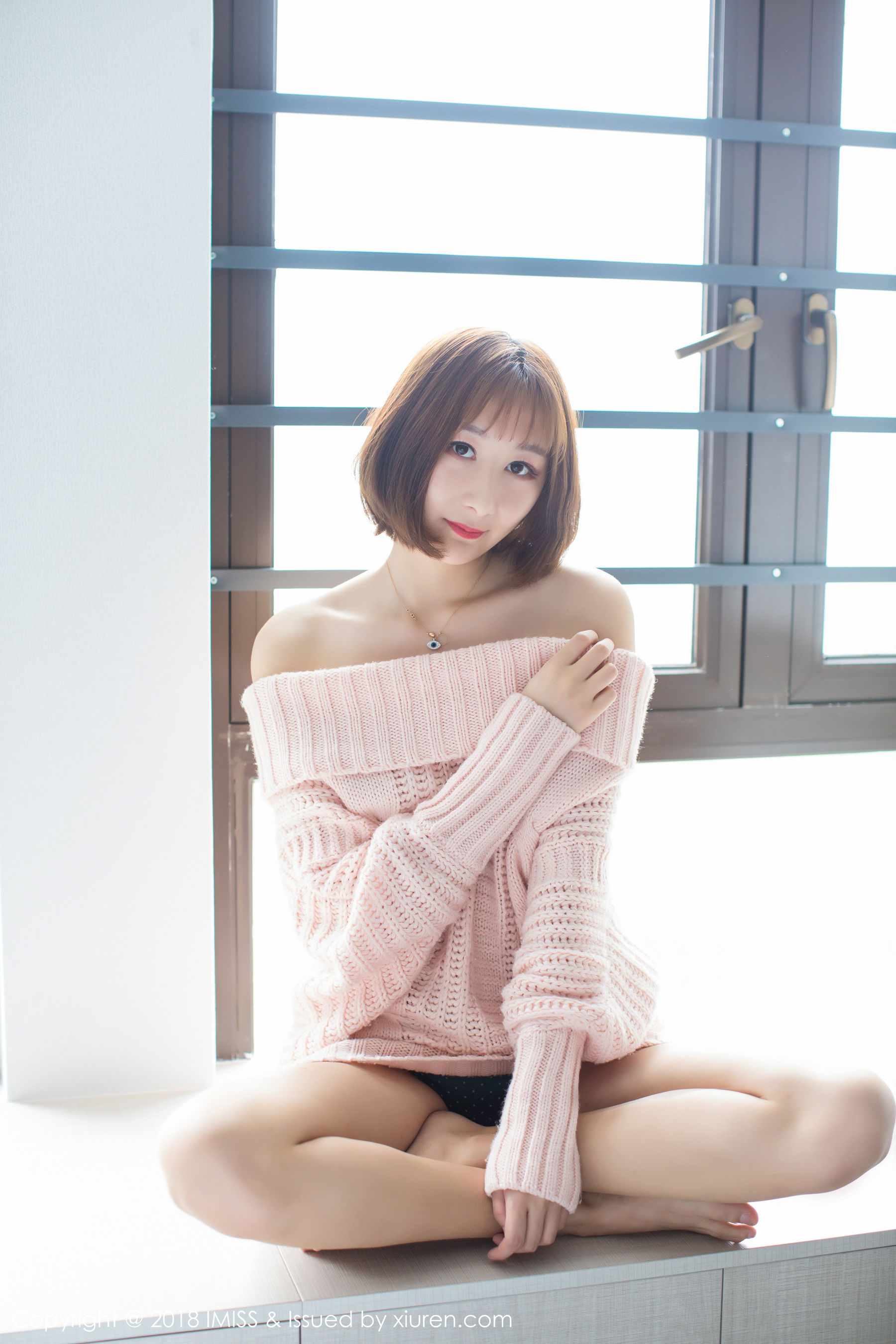 九尾Ivy-《性感极致的丝袜美腿诱惑》 [爱蜜社IMiss] Vol.240 