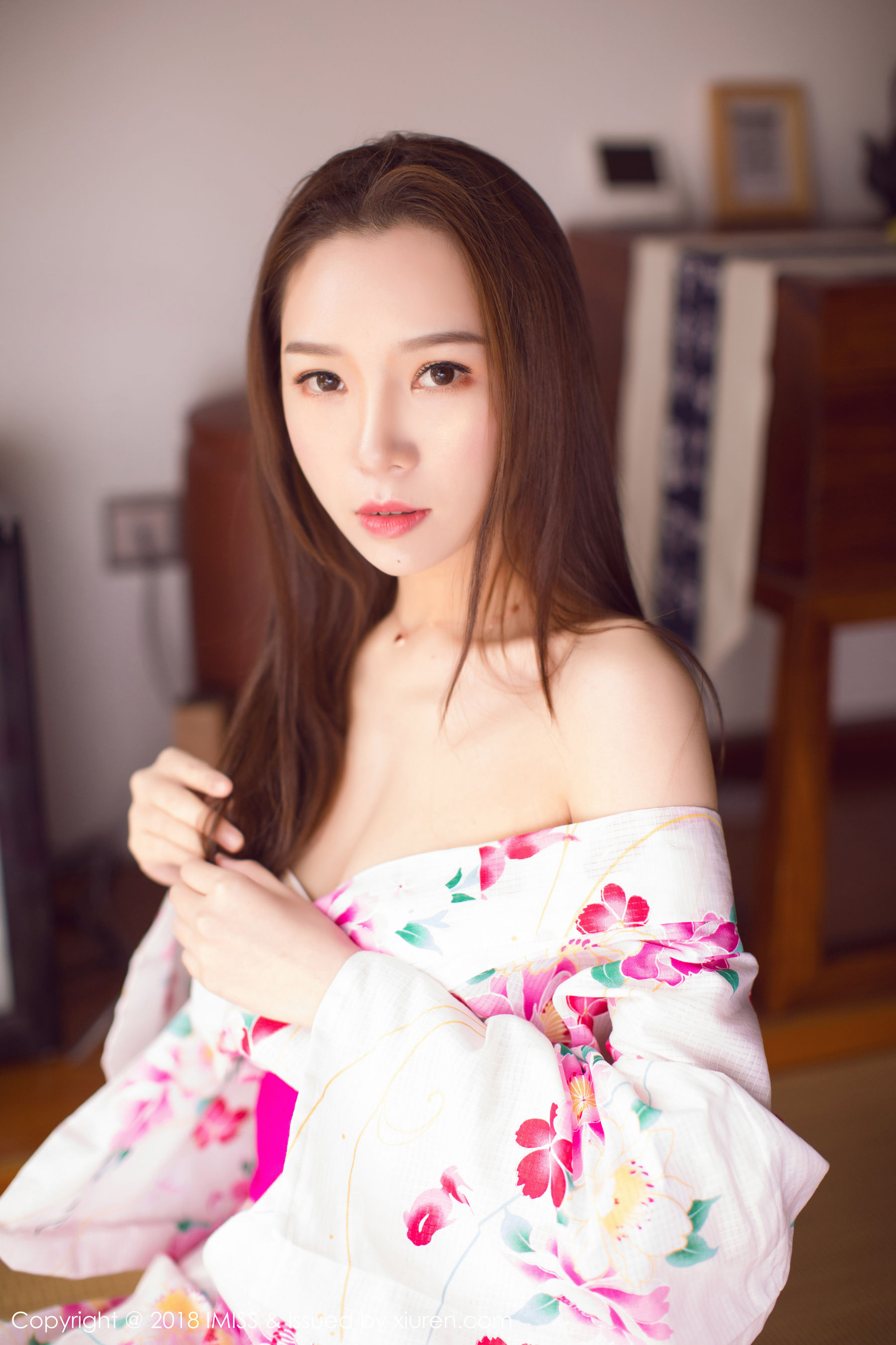 新人模特katrina《首套写真》 [爱蜜社IMiss] Vol.252 