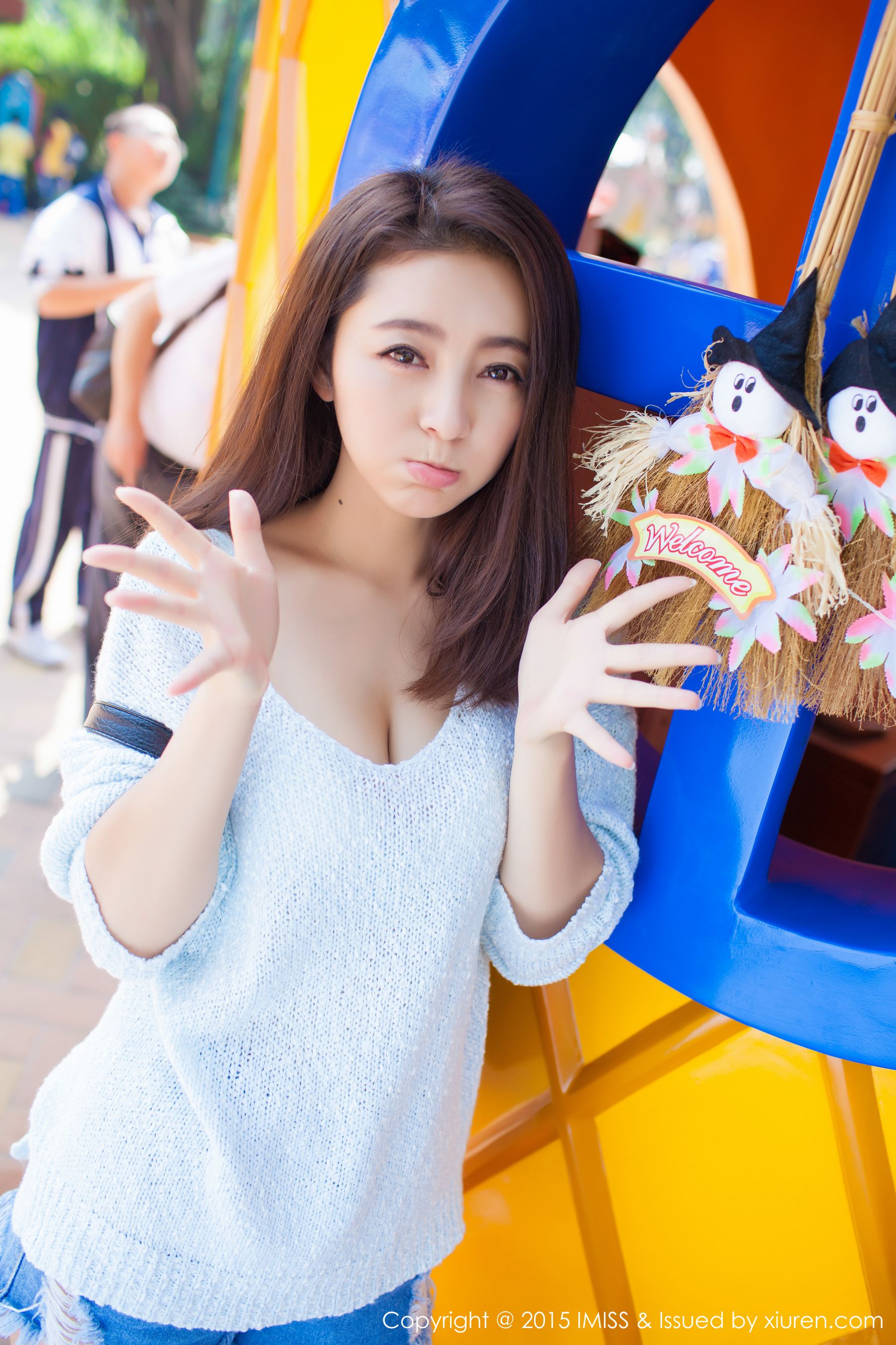 夏茉GIGI《牛仔热裤街拍》 [爱蜜社IMiss] Vol.049 