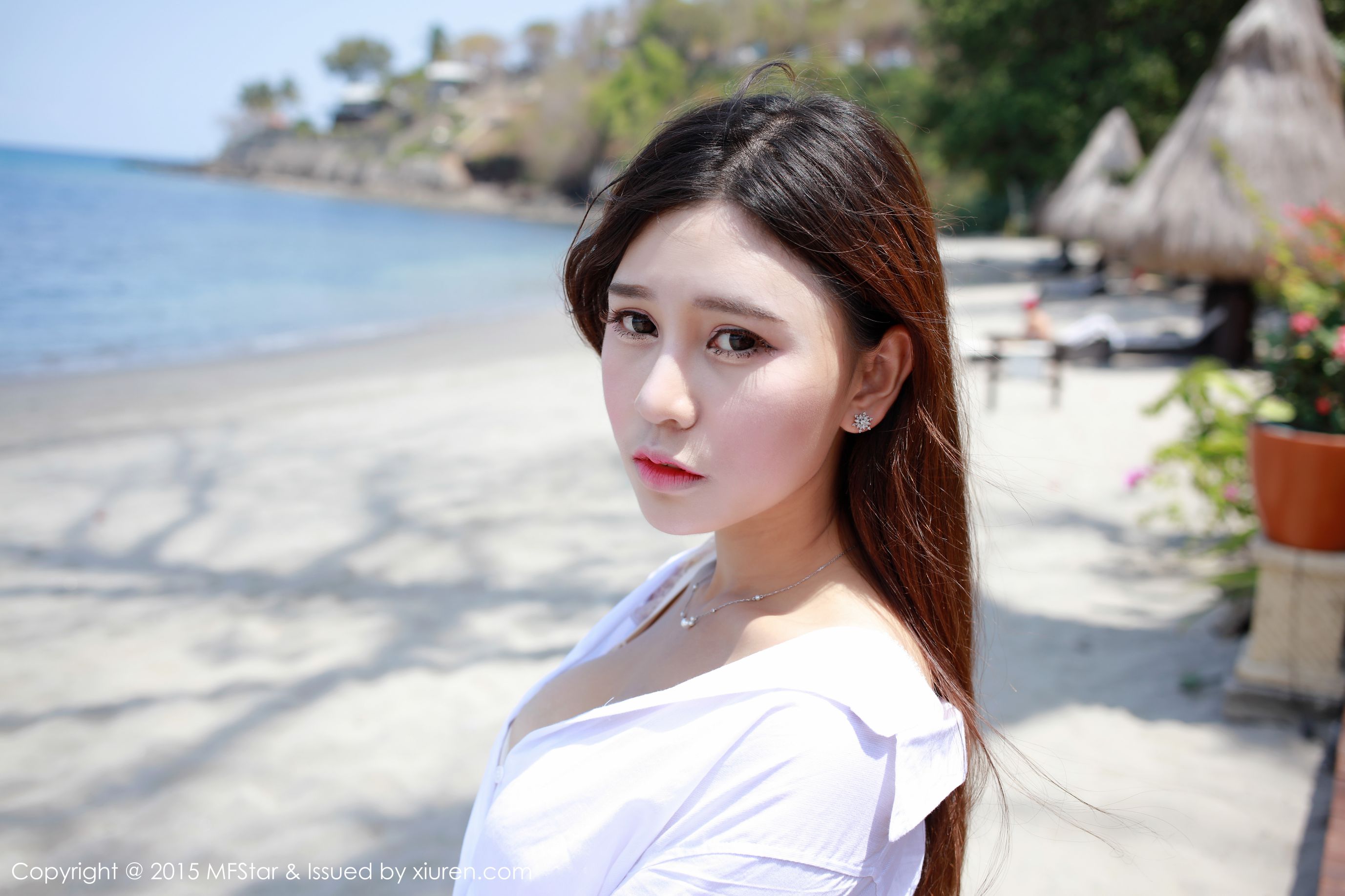 Milk楚楚《龙目岛旅拍》白衬衫+束缚比基尼 [模范学院MFStar] Vol.026 