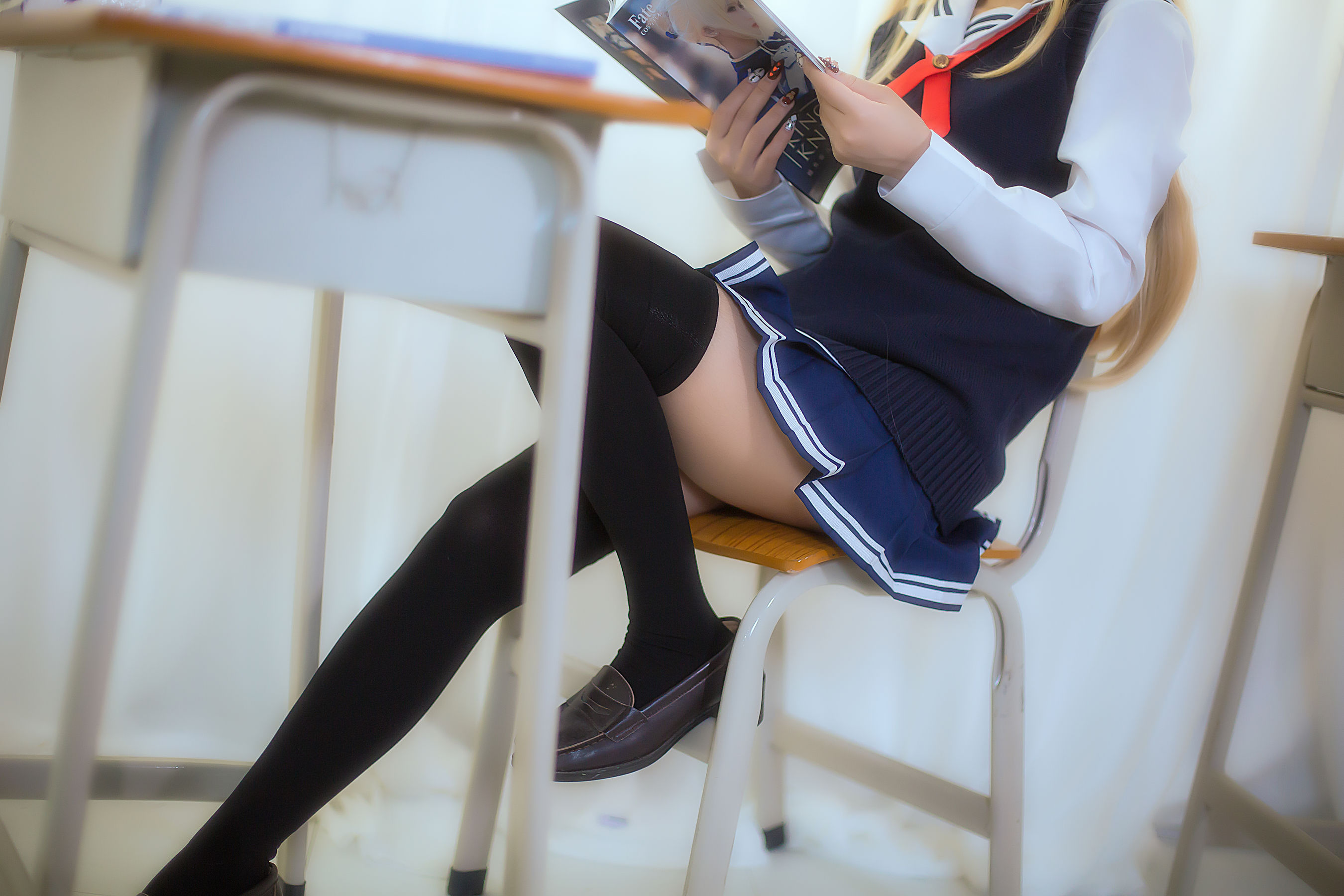白嫩美少女鬼畜瑶 校服