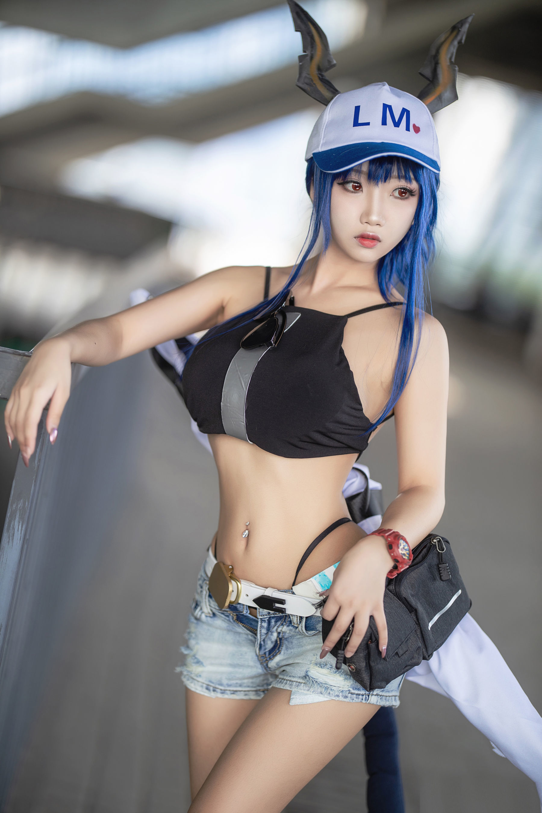 白嫩美少女鬼畜瑶 女游客c