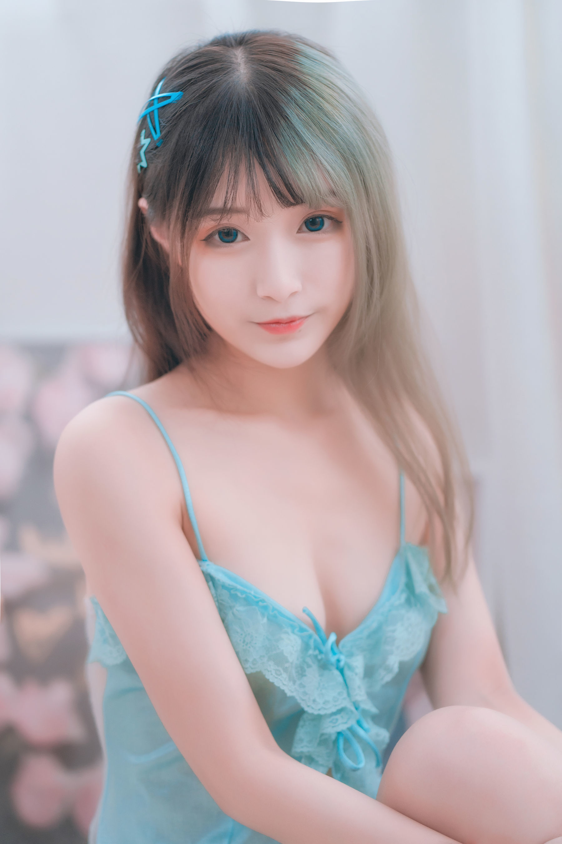 [网红COSER] 动漫博主铁板烧鬼舞w - 露背