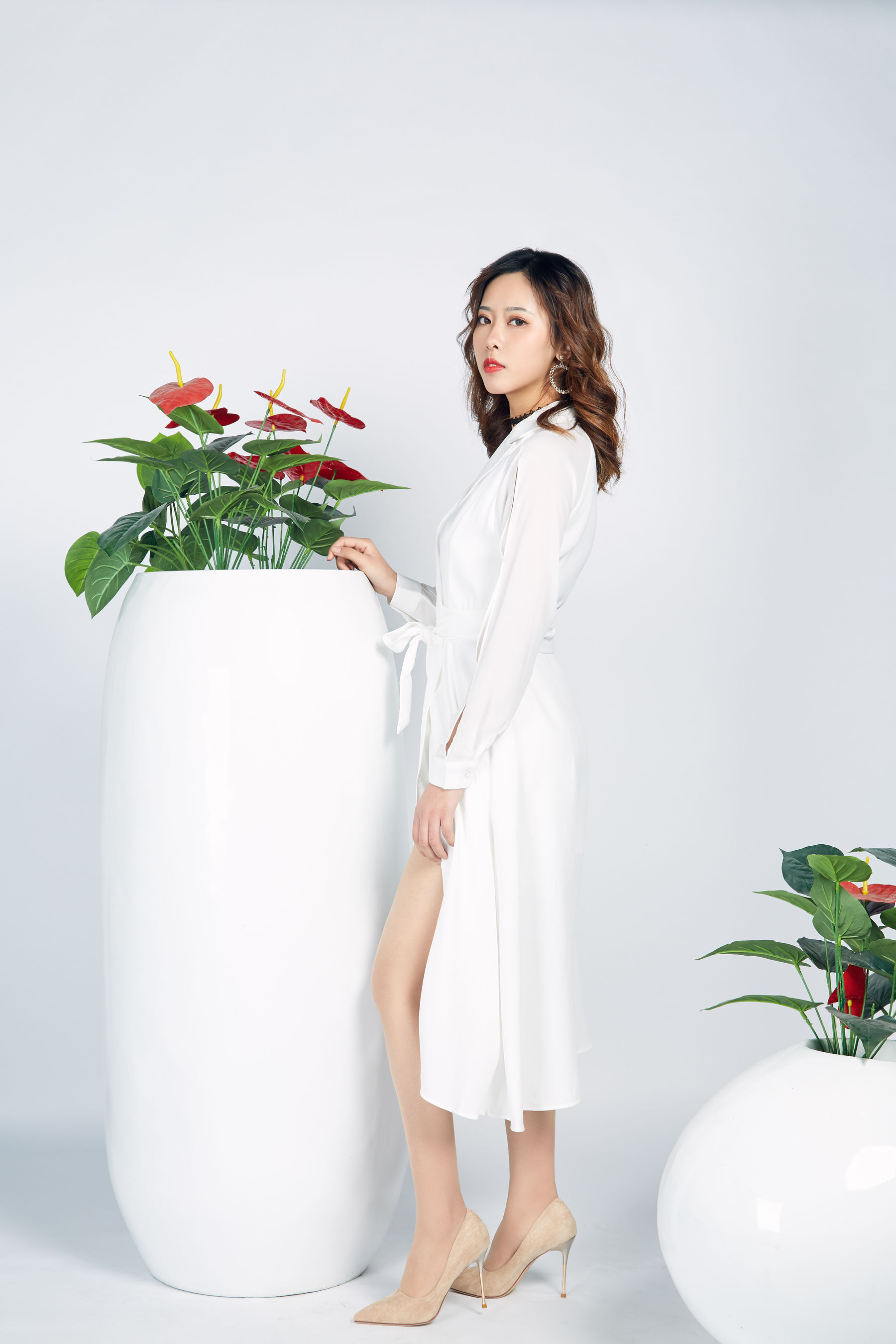 [奈丝] NO.024 晨静 白色开衩连衣裙 - 图片03