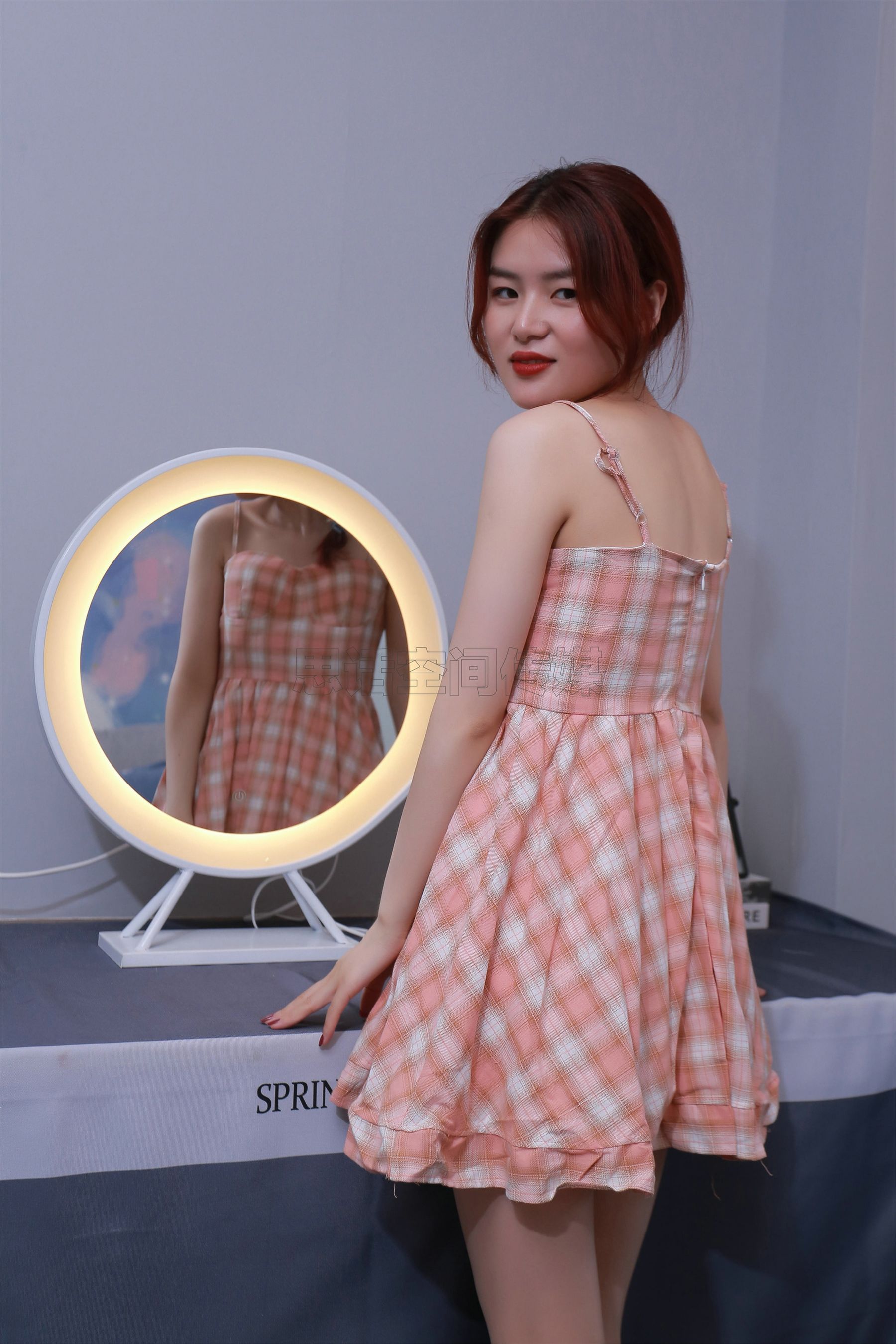 [思话SiHua] SH158 筱蝶 桌上的肉丝女孩