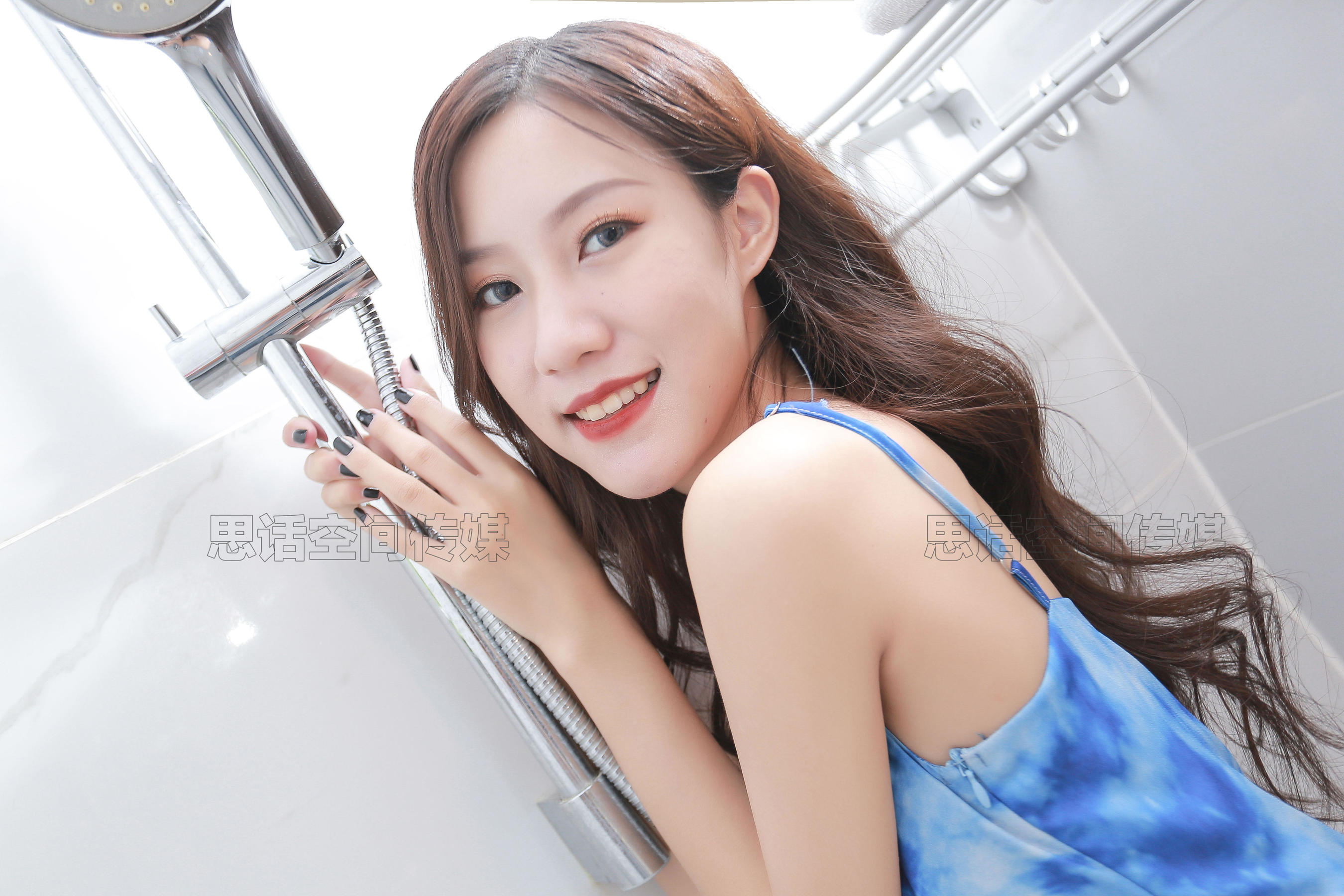 [思话SiHua] SH208 曦然 卫生间的黑丝美腿 - 图片08