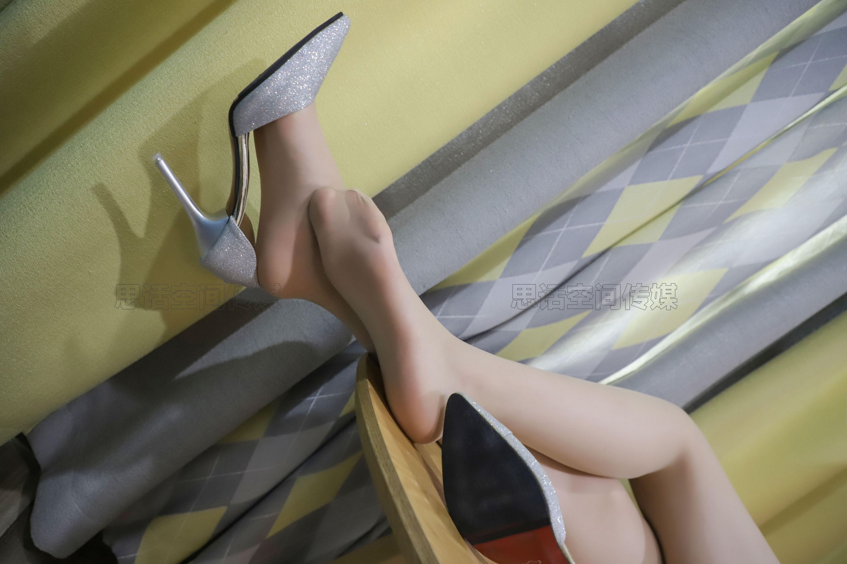 [思话SiHua] SJ007 露露 桌上的元气女孩 - 图片05