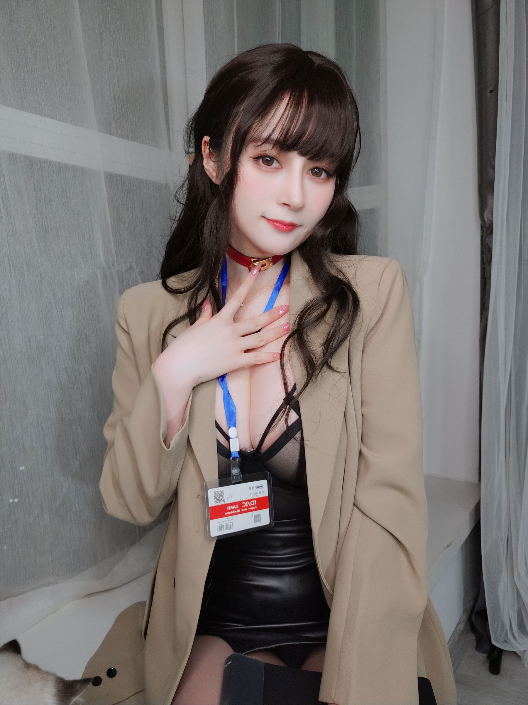  [福利COS] Coser小姐姐白银 - 残業中 ing