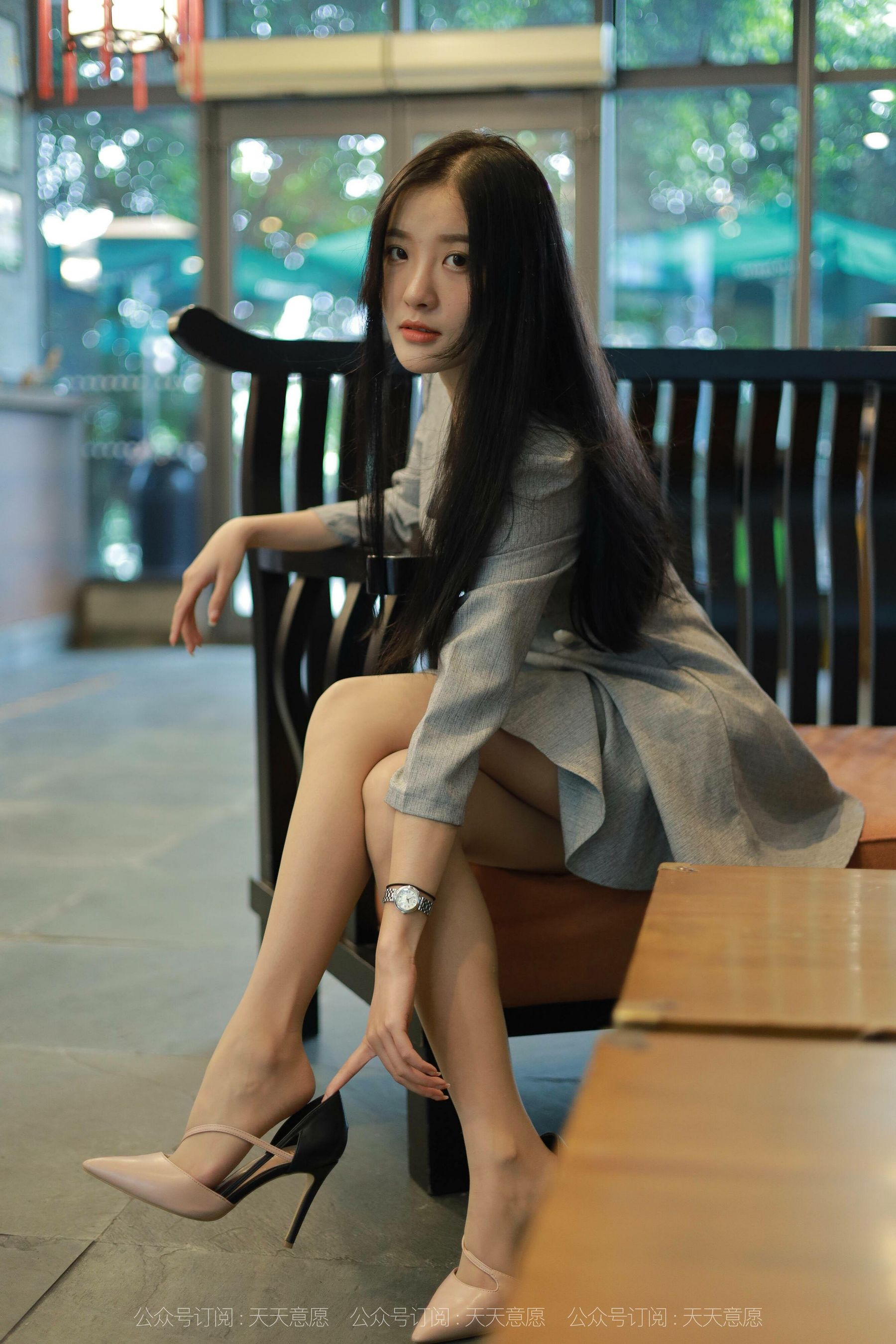 [异思趣向IESS]  模特 婉苹 《美女配咖啡》
