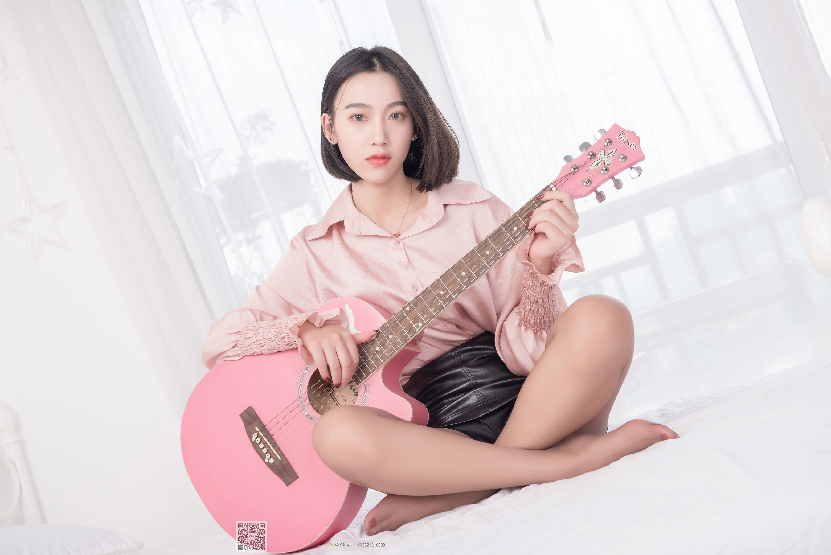 [SSA丝社]超清写真 No.034 大大 咖啡丝完美腿部曲线