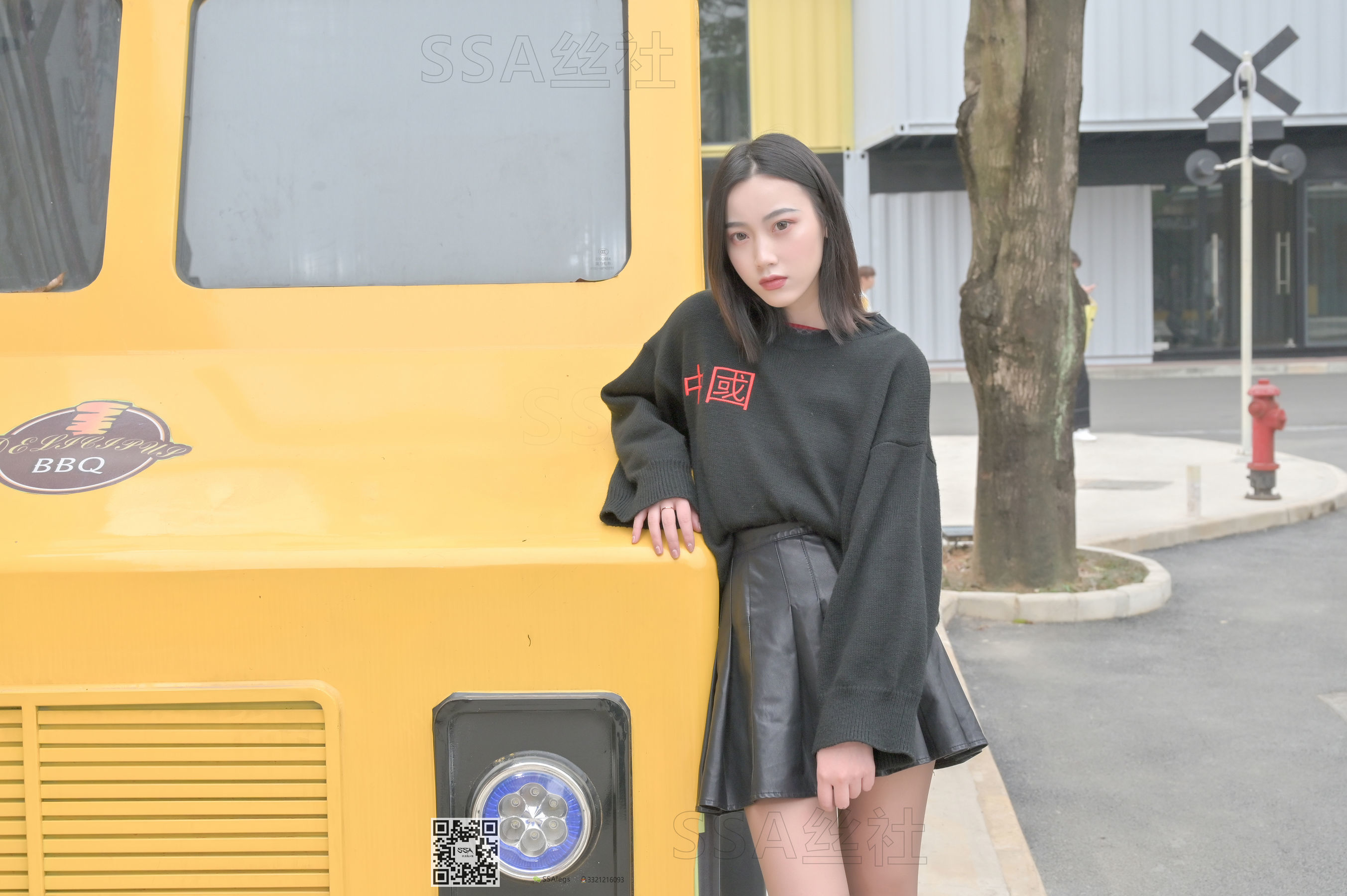 [SSA丝社]超清写真 No.094 腿模大大 街拍灰丝