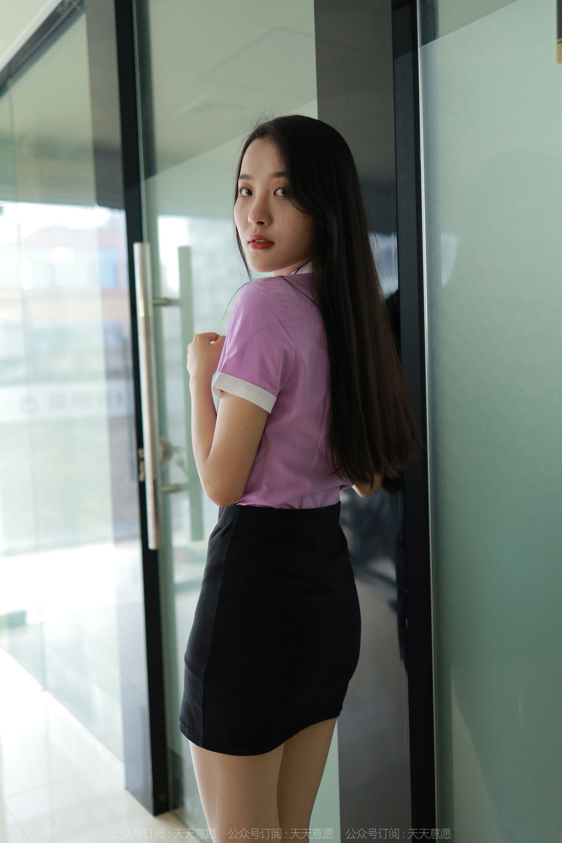 [IESS异思趣向]  模特：婉萍 《粉紫色职业装》