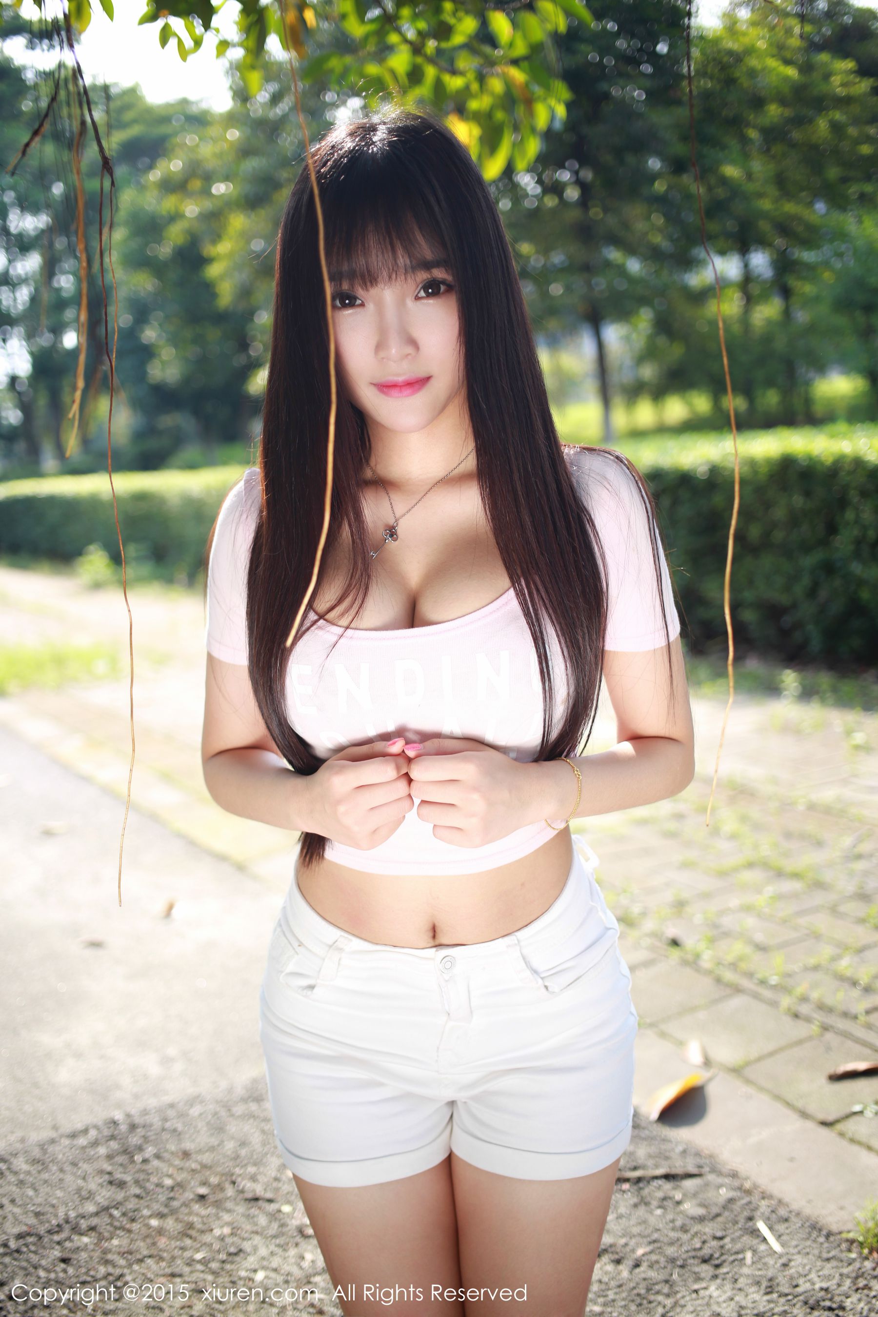 夏瑶baby《清新热裤妹子外拍》 [秀人网XiuRen] No.345 
