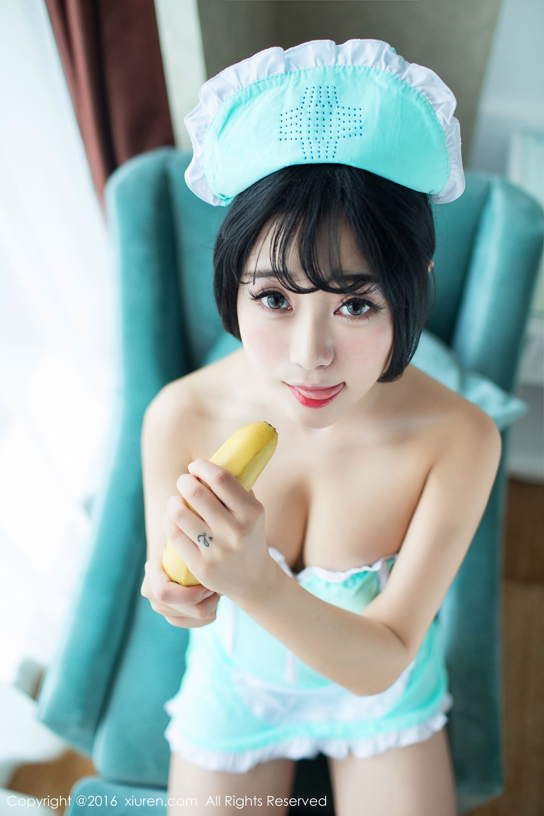 兜豆靓Youlina《香蕉小护士》 [秀人网XiuRen] No.550 