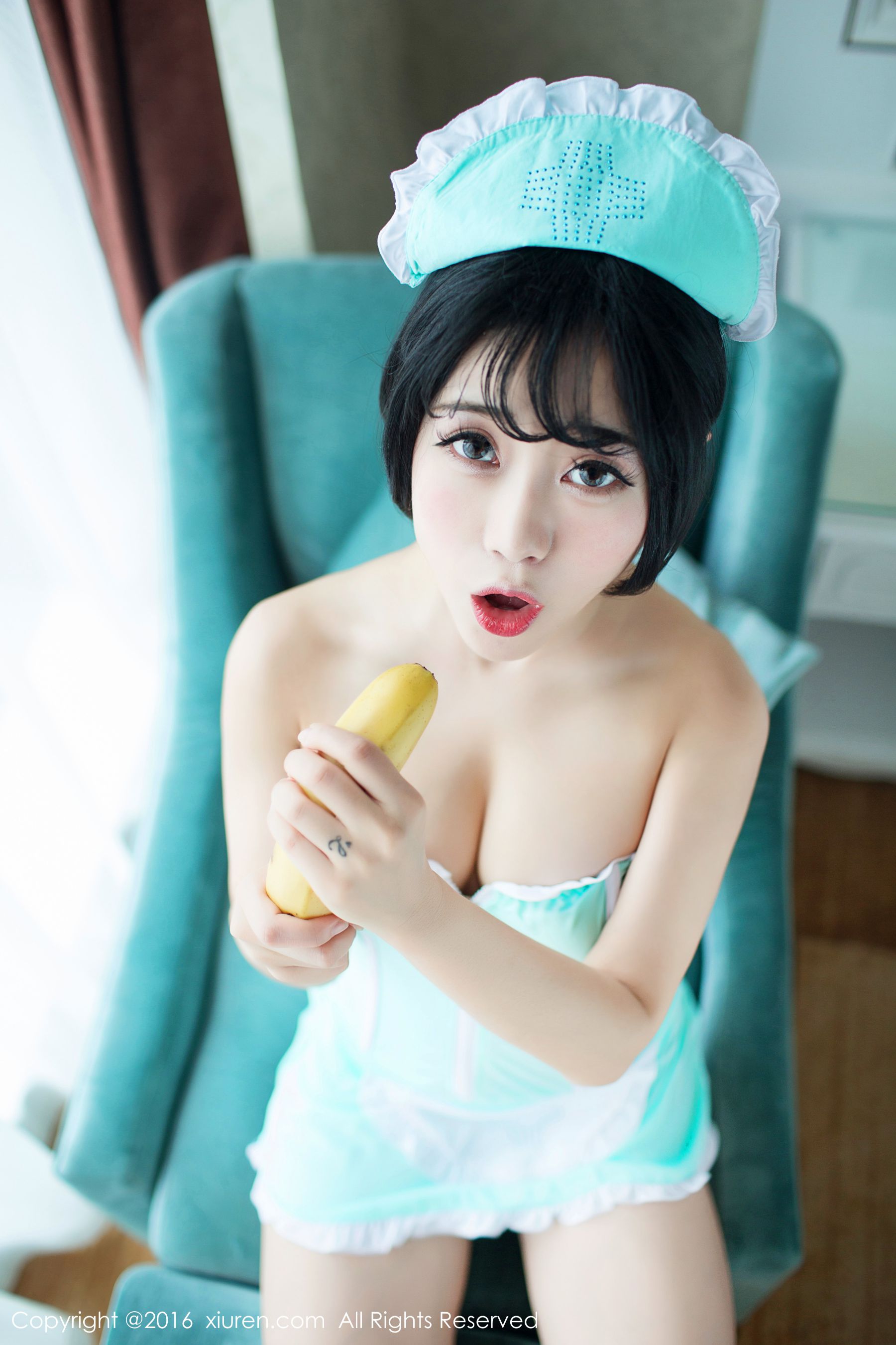 兜豆靓Youlina《香蕉小护士》 [秀人网XiuRen] No.550 