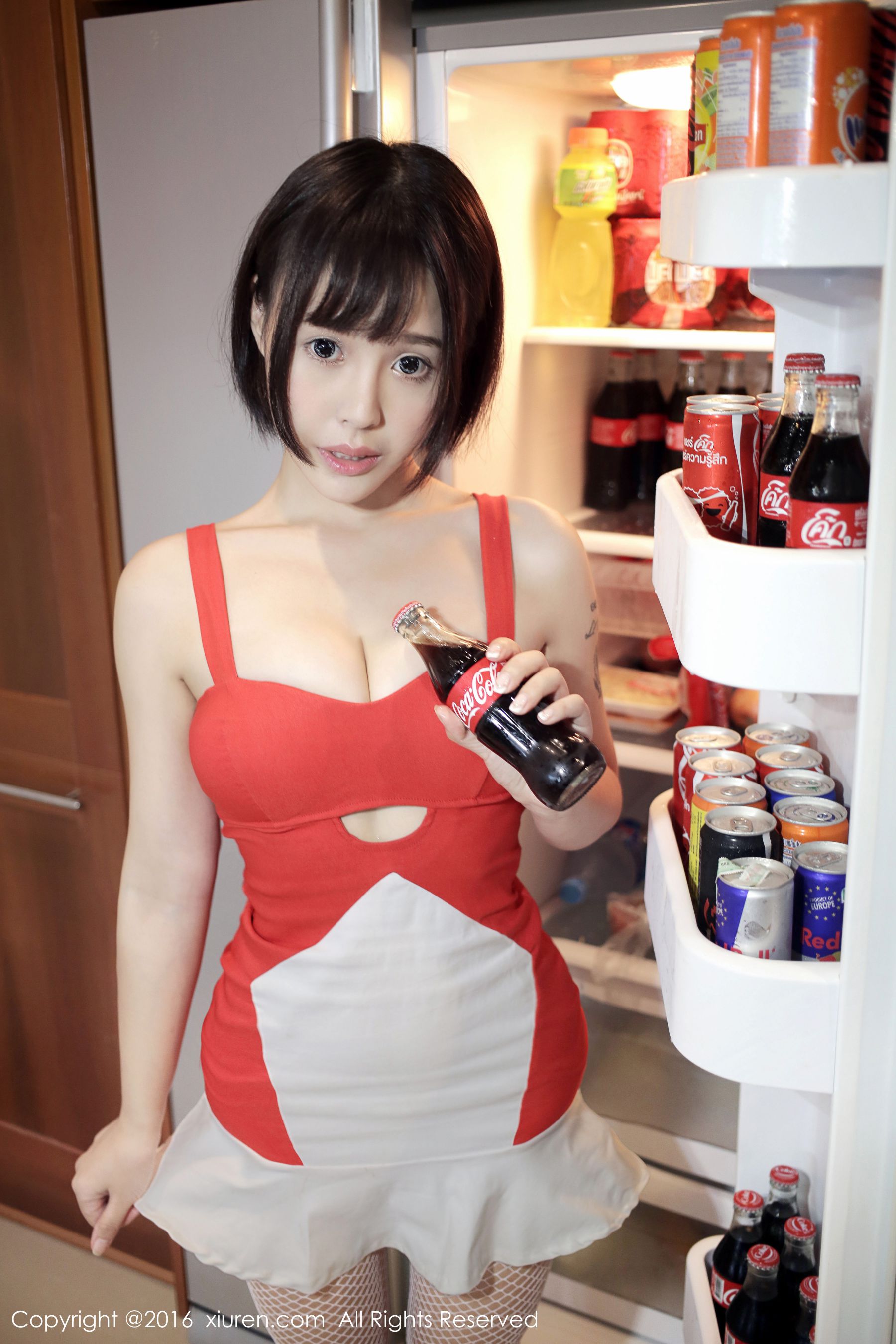Evelyn艾莉《小红裙》 [秀人网XiuRen] No.665 