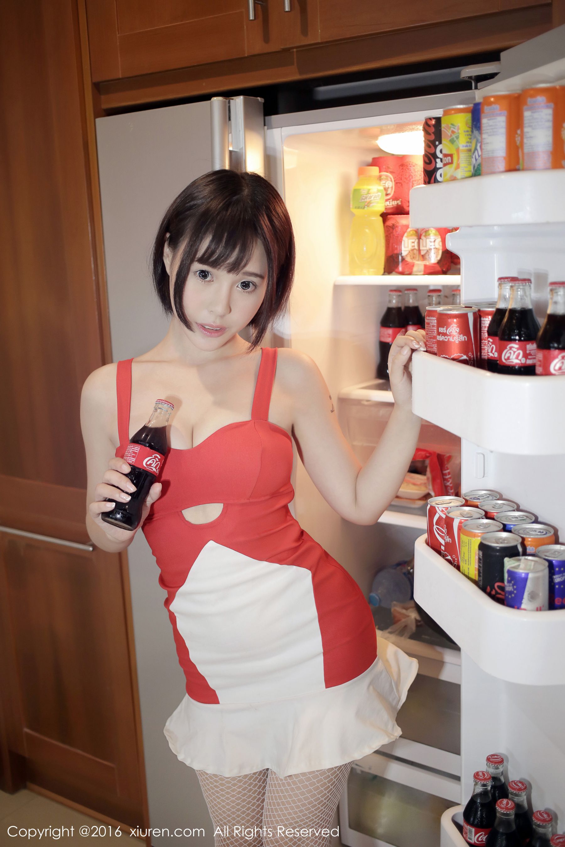 Evelyn艾莉《小红裙》 [秀人网XiuRen] No.665 