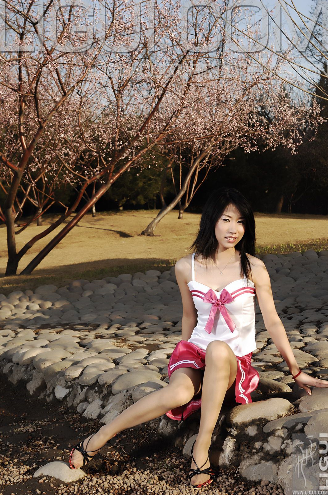 [丽柜LiGui] Model 海伦《春天來了》丝足写真图片