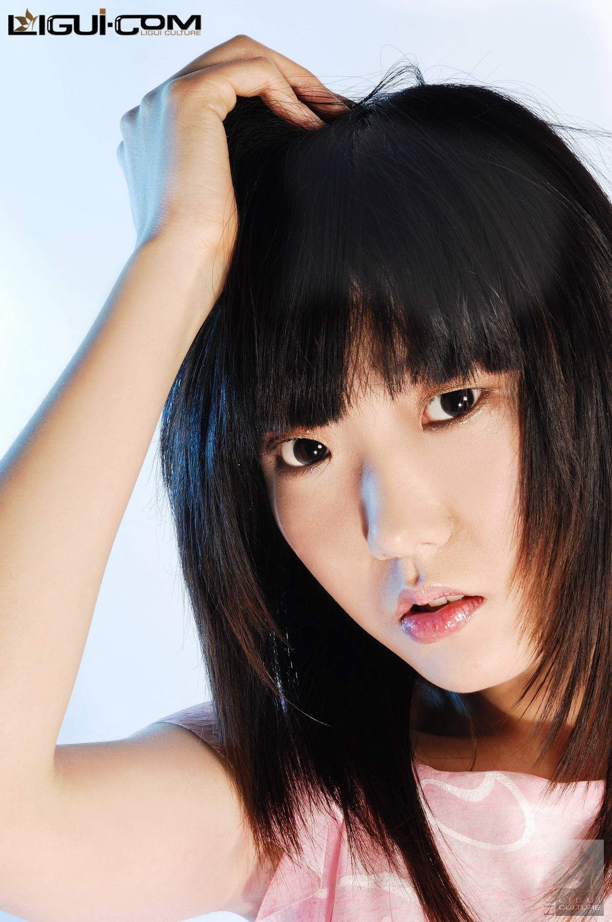 [丽柜LiGui] Model 猫柯希《白丝淡雅》丝足写真图片