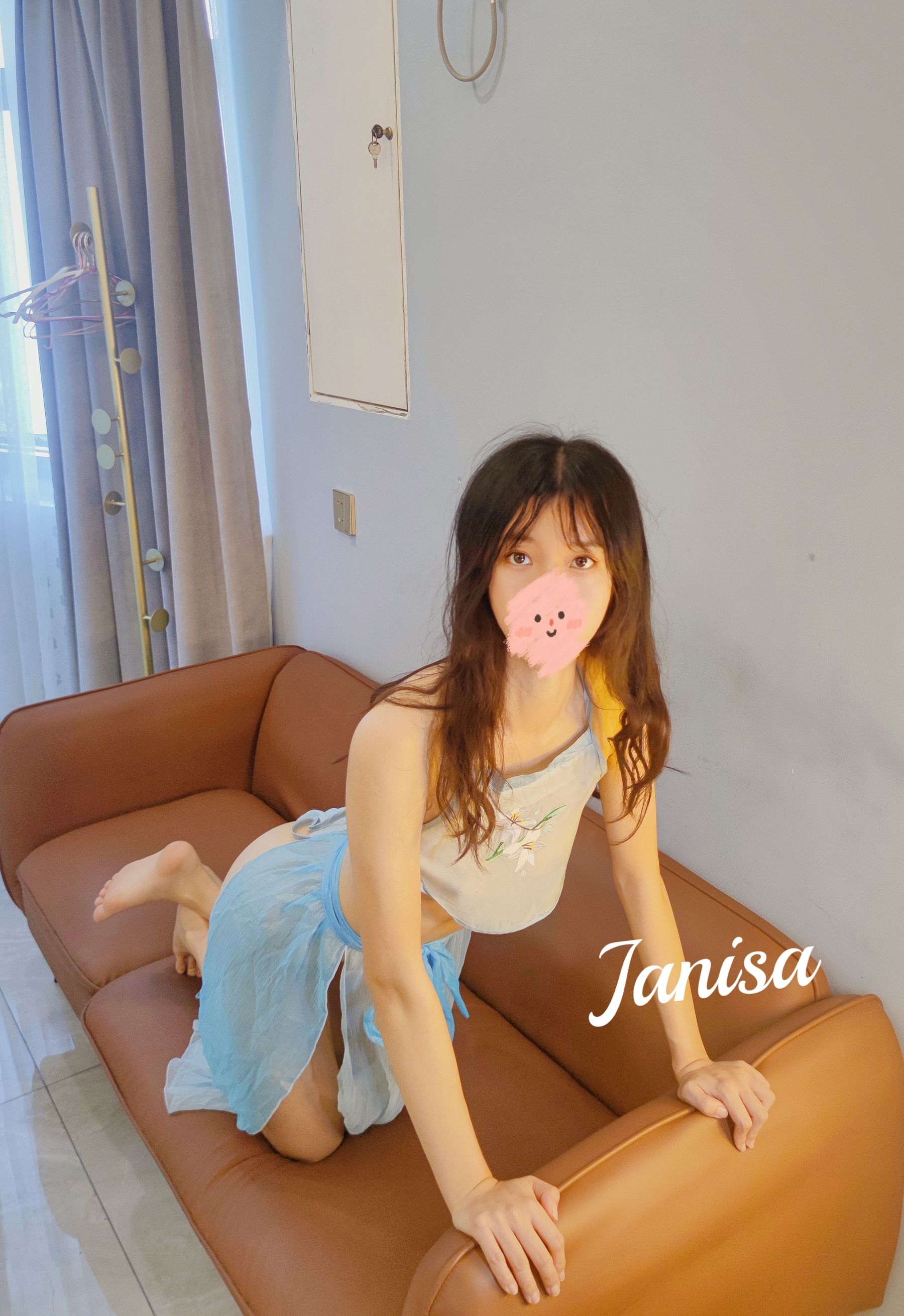 Janisa - 玉足涴蓝绸 