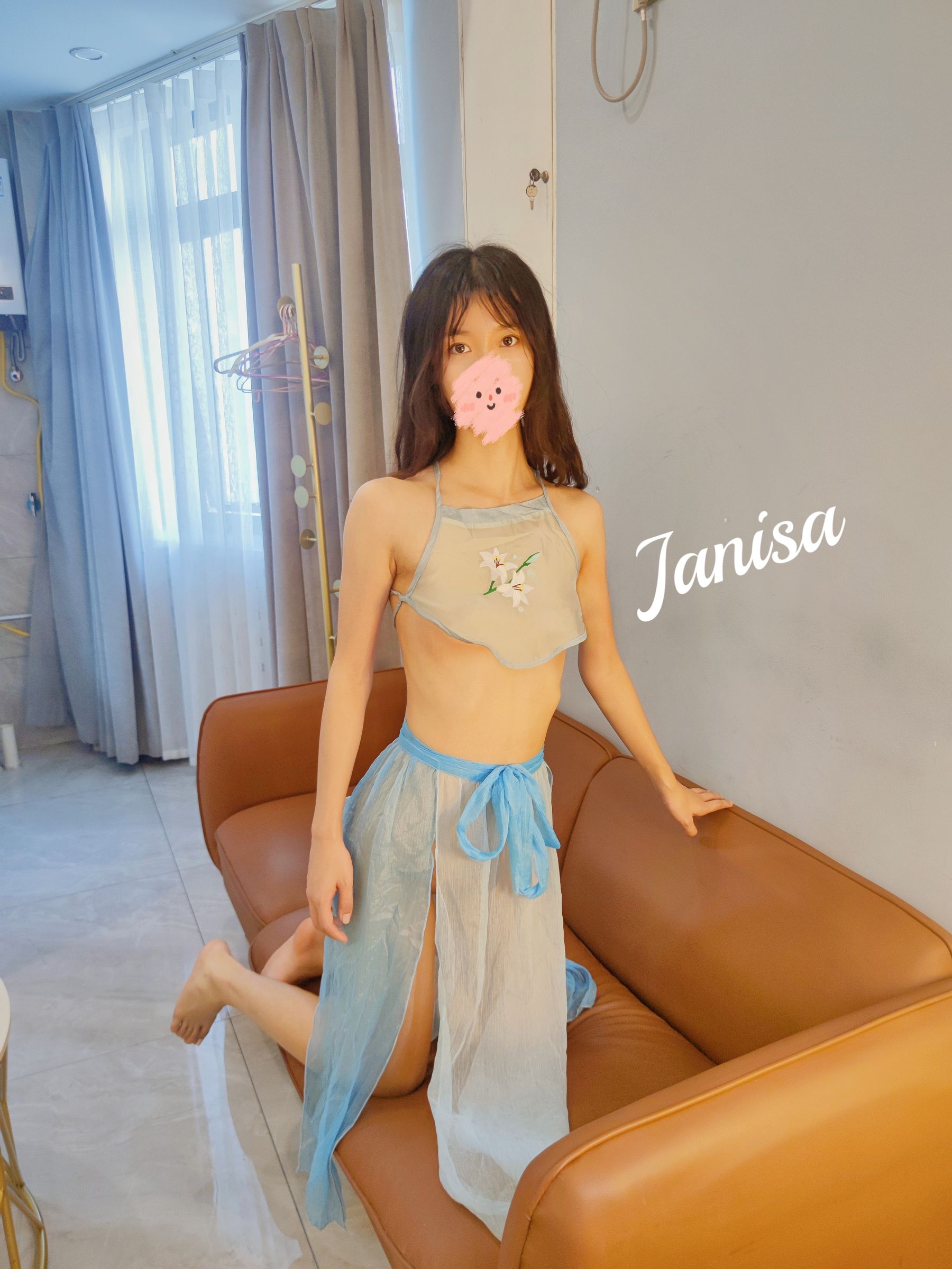 Janisa - 玉足涴蓝绸 