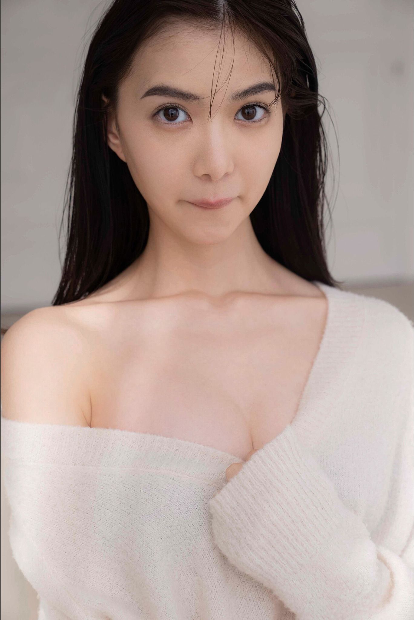 Riko Matsudaira 松平璃子 - Glossy body 艶めくボディ