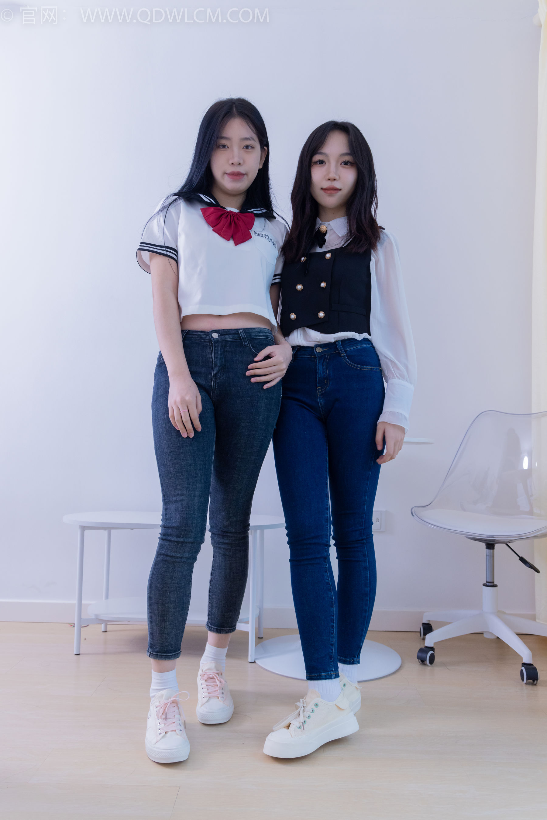 物恋传媒 No.1835 纱纱&小谷 -微风拂过