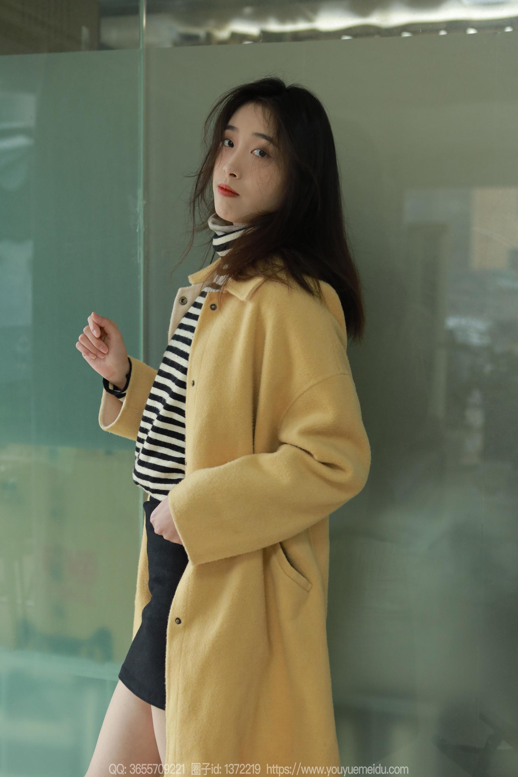 IESS异思趣向 - 模特： 小九 《长腿烤火》