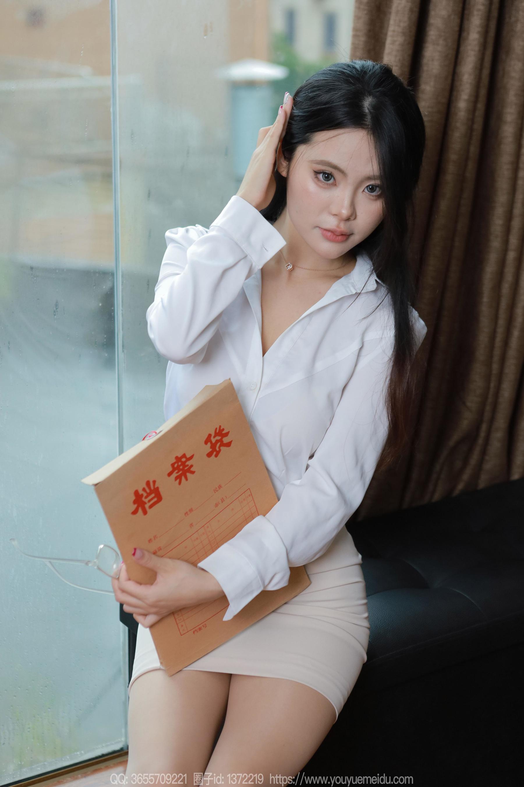 IESS异思趣向 - 模特： 兔兔 《白衣职业（下）》
