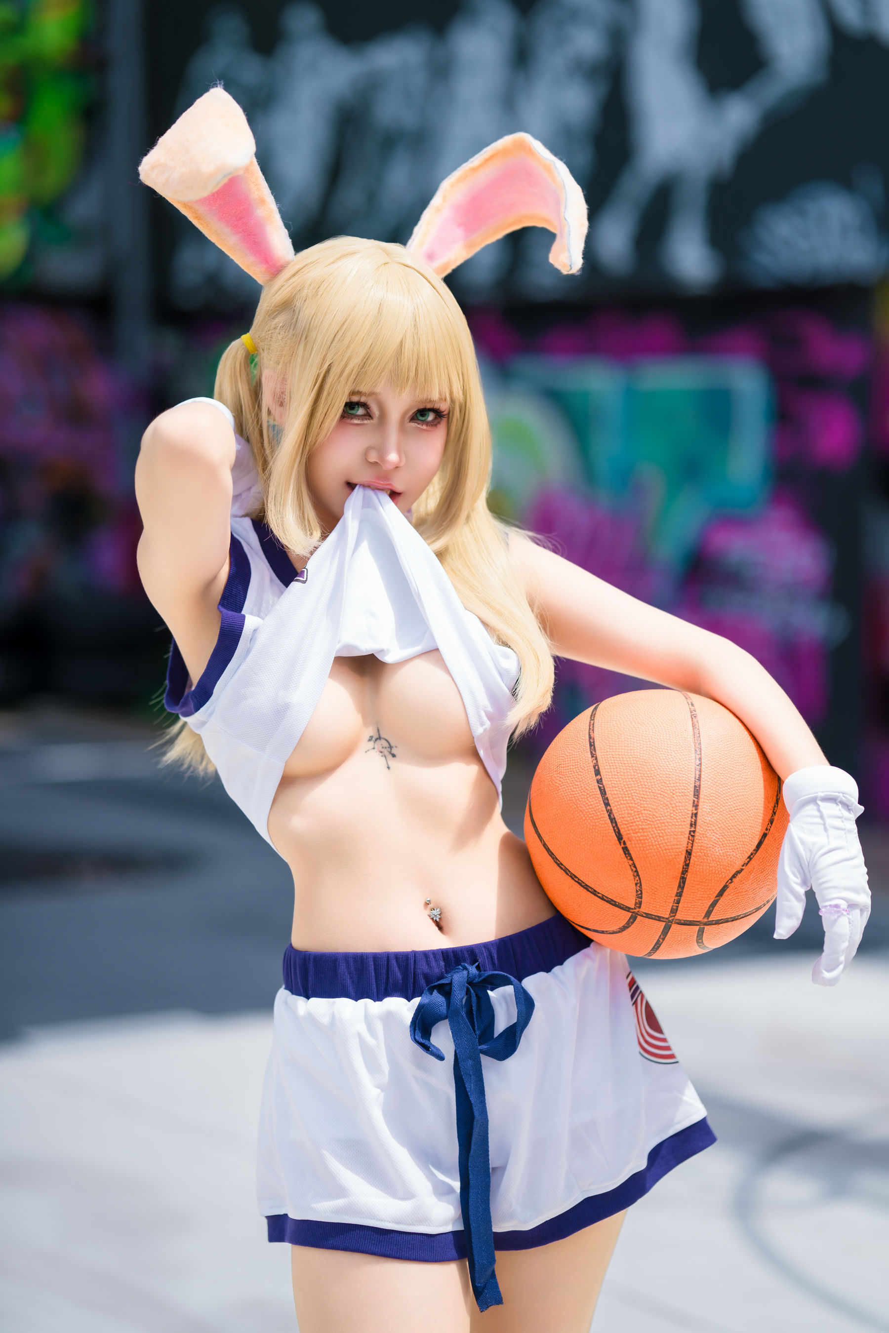 Umeko J - Lola Bunny