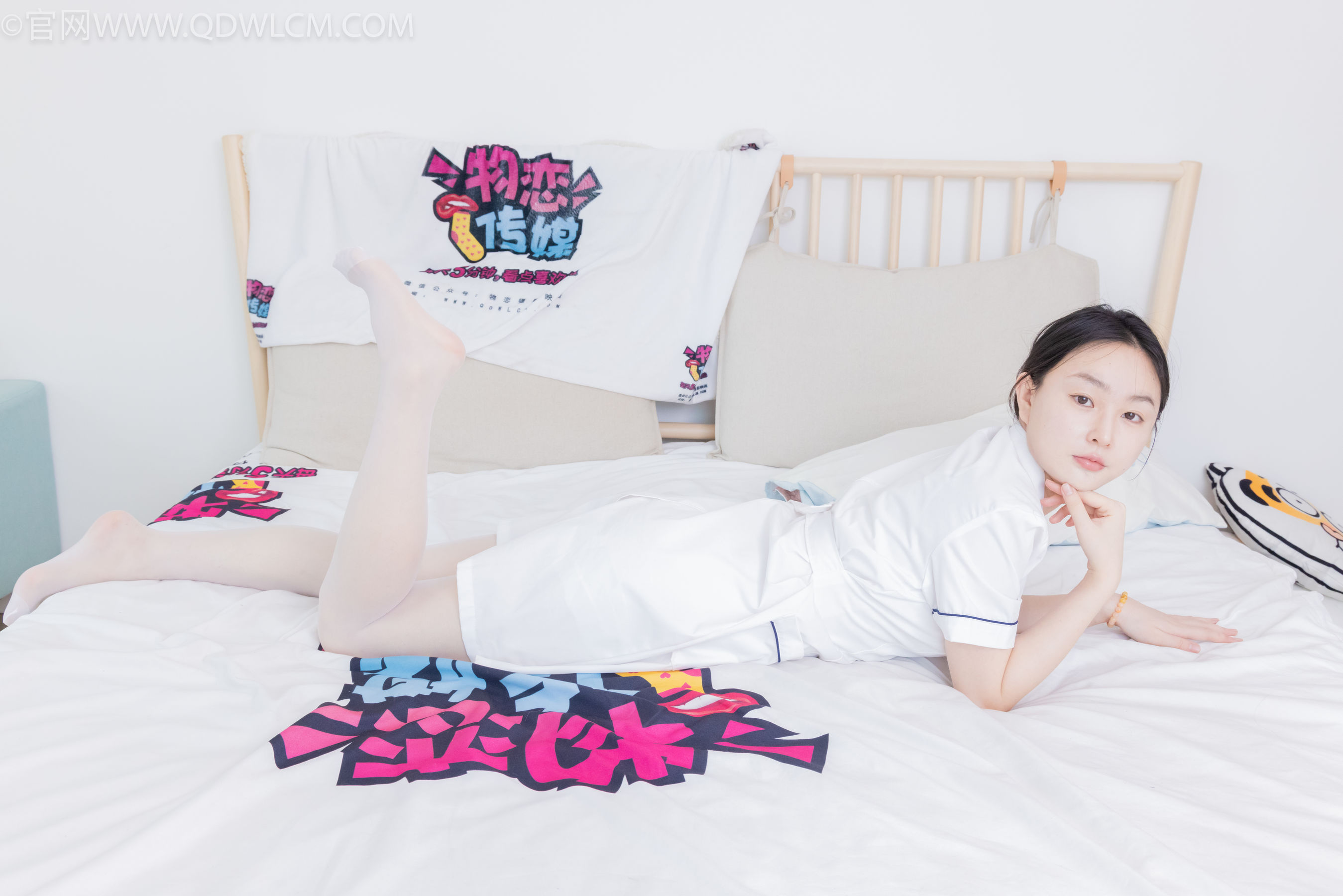 物恋传媒 No.2142 美兔 -纯与白